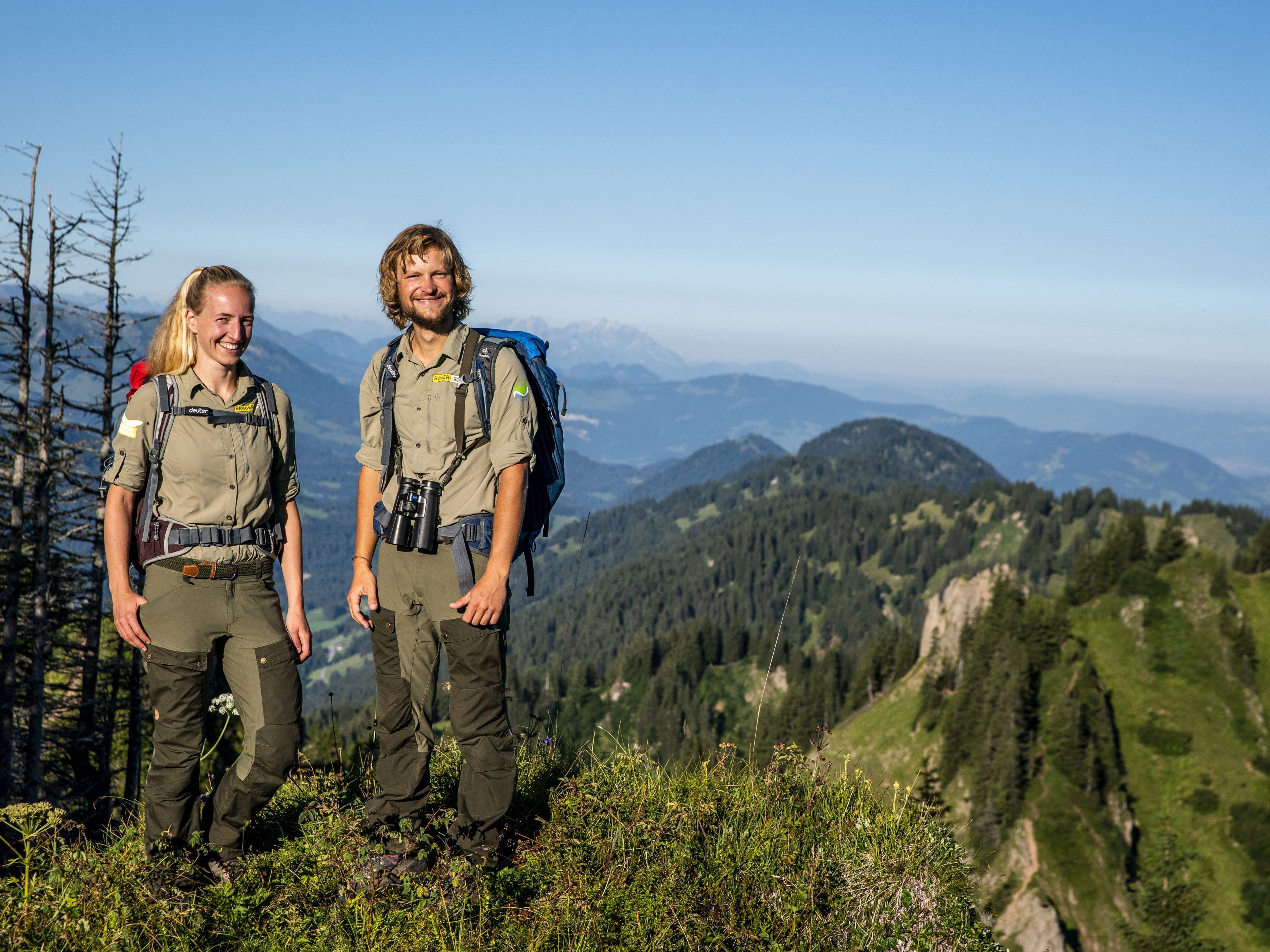 Lisa Klocker und Niklas Lieb sind seit Frühjahr als Naturparkranger in Vorarlberg unterwegs. Lisa Klocker und Niklas Lieb sind seit Frühjahr als Naturparkranger in Vorarlberg unterwegs.