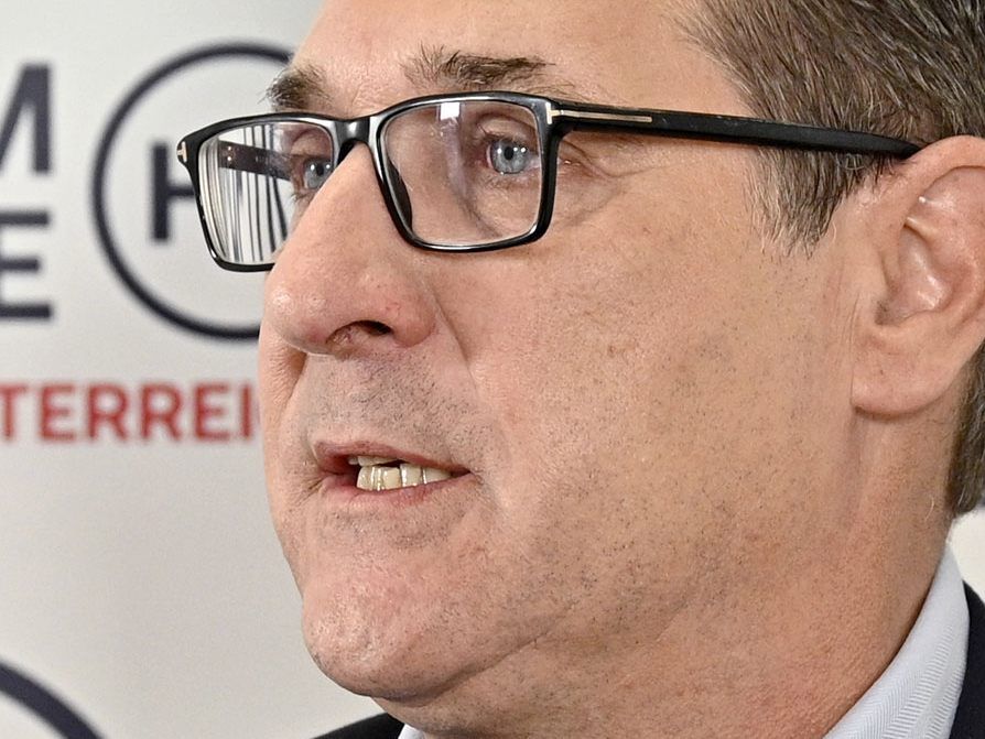 Wenn Strache den Einzug nicht schafft am 11. Oktober, kriegen die anderen Parteien seine Stimmen. Wenn Strache den Einzug nicht schafft am 11. Oktober, kriegen die anderen Parteien seine Stimmen.