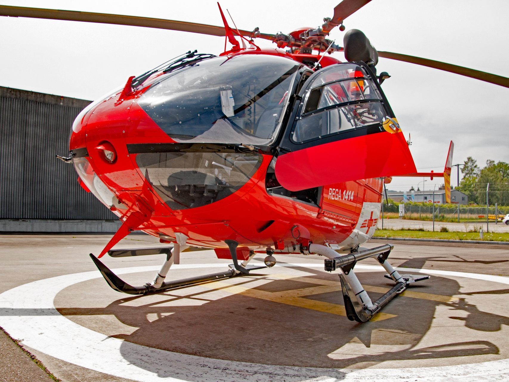Die Rega hat den Vierjährigen nach dem Unfall ins Krankenhaus gebracht. Die Rega hat den Vierjährigen nach dem Unfall ins Krankenhaus gebracht.