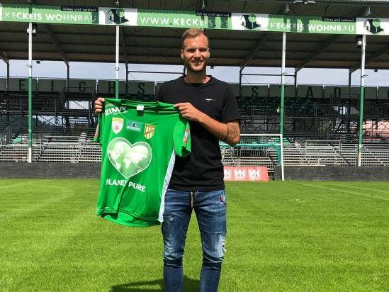 Der Innenverteidiger wechselt per sofort in die zweite Liga zu Austria Lustenau.