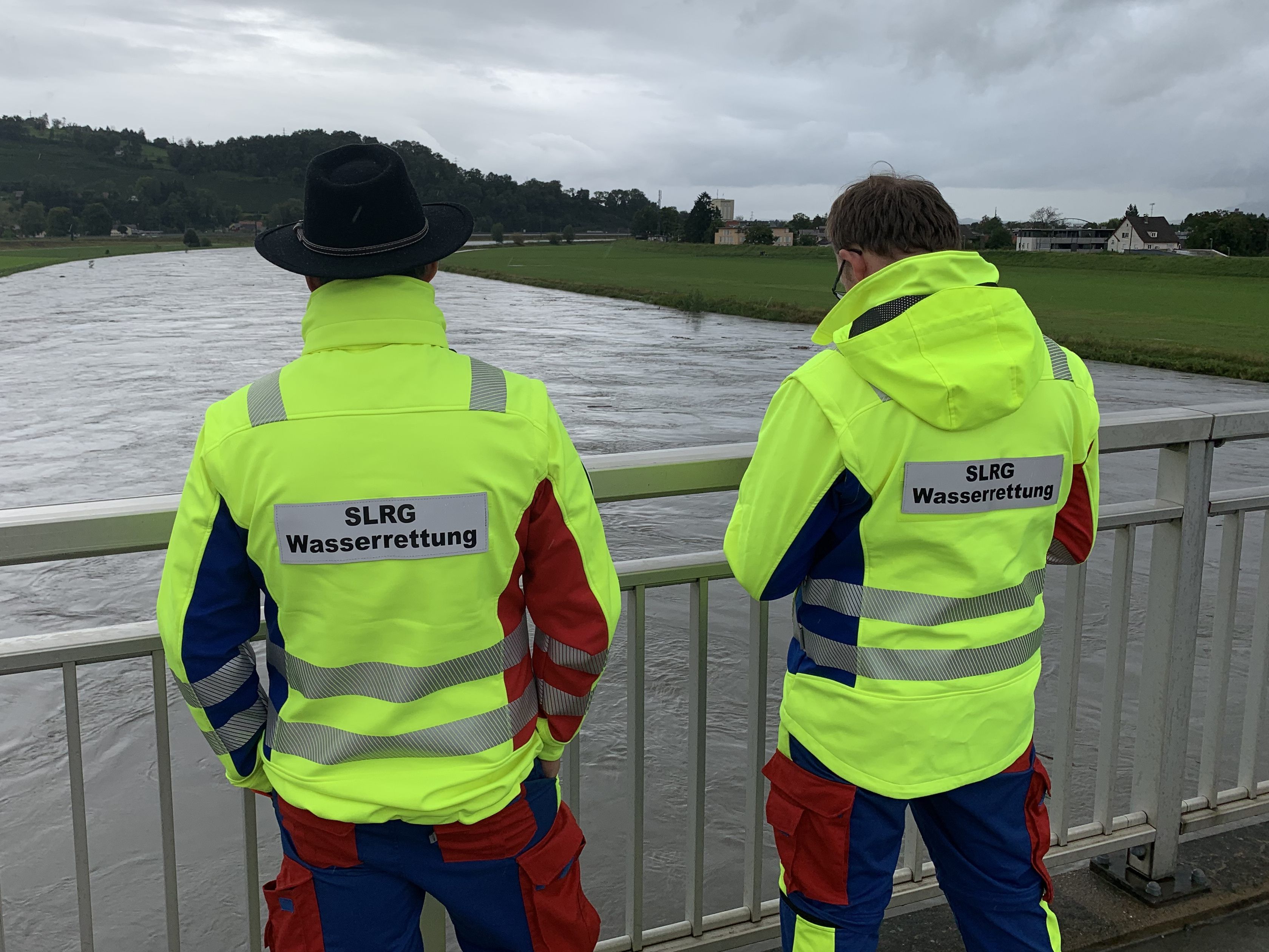 Der Rhein lief am Sonntagnachmittag ins Vorland über. Der Rhein lief am Sonntagnachmittag ins Vorland über.