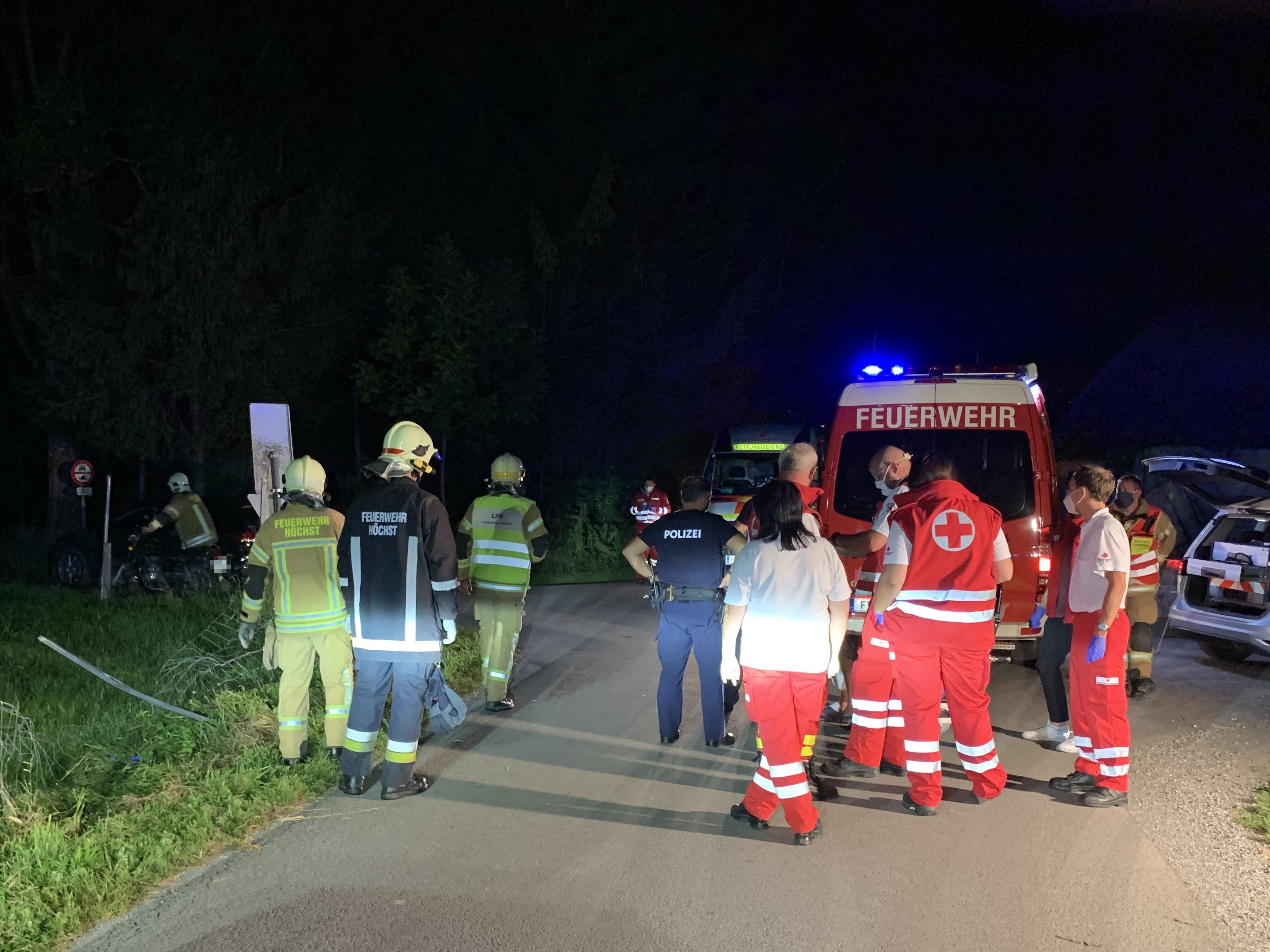 Am späten Samstag Abend kam es in Höchst zu einem Unfall mit einem Motorrad. Am späten Samstag Abend kam es in Höchst zu einem Unfall mit einem Motorrad.