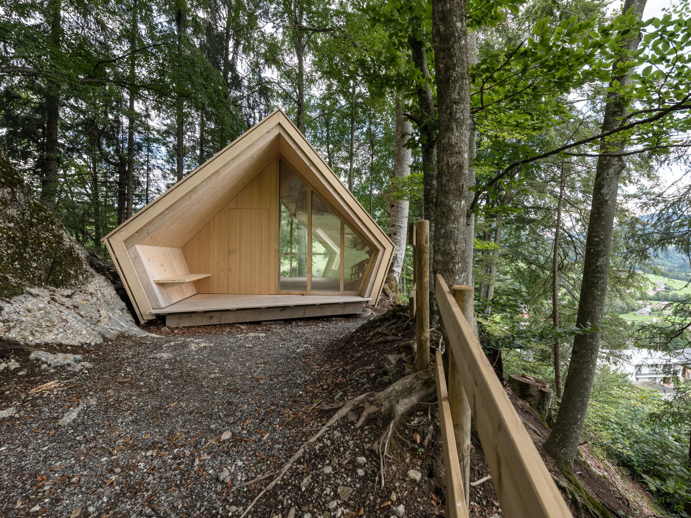 Der neue Pavillon wurde in Kooperation mit der HTL Rankweil realisiert. Der neue Pavillon wurde in Kooperation mit der HTL Rankweil realisiert.