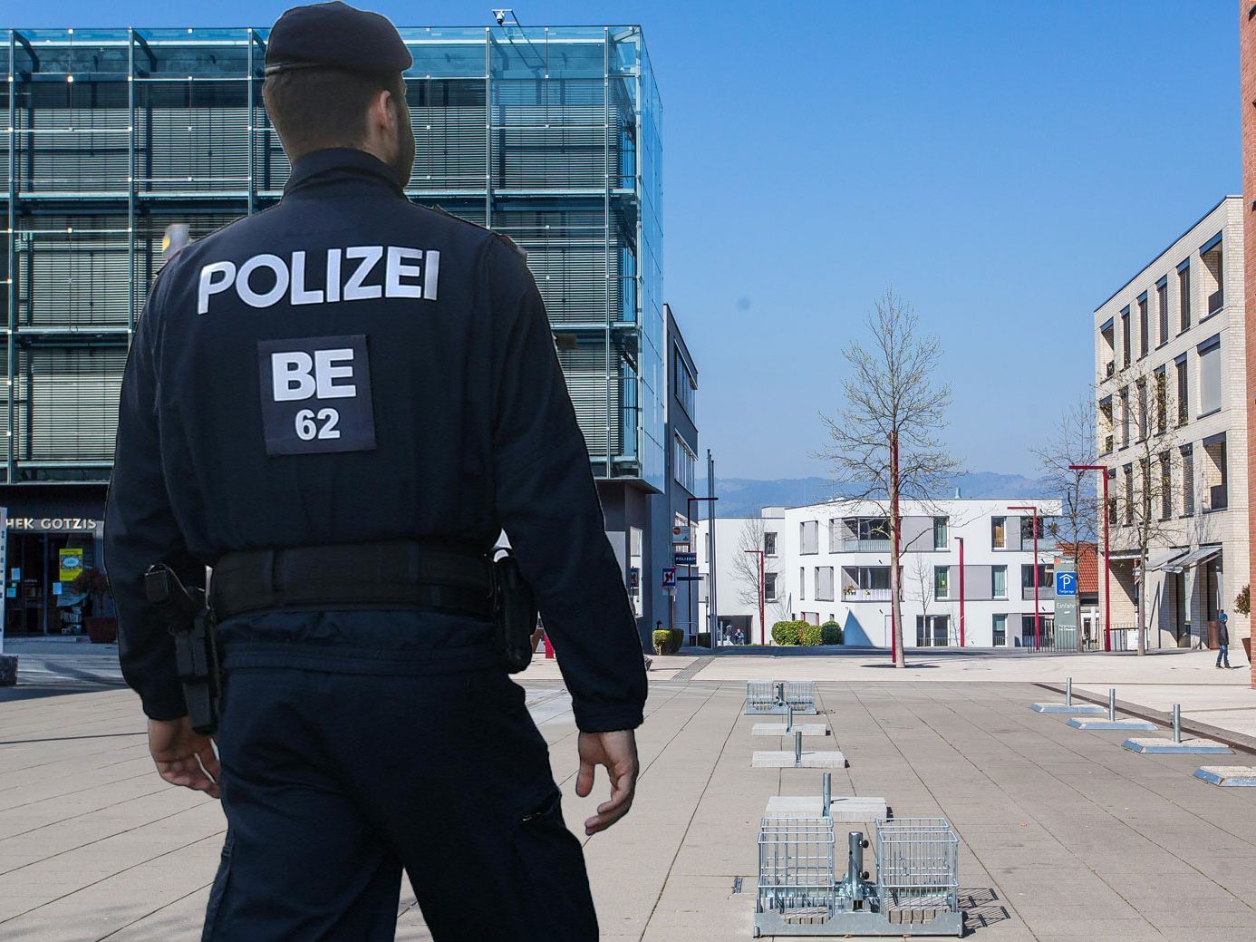 Die Frau konnte kurz nach ihrer Flucht festgenommen werden. Die Frau konnte kurz nach ihrer Flucht festgenommen werden.