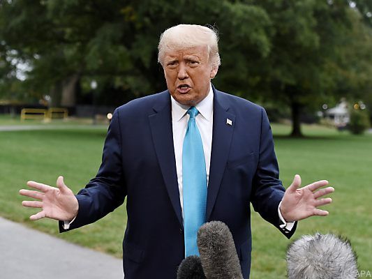 US-Präsident spricht von "totalen Fake News" US-Präsident spricht von "totalen Fake News"