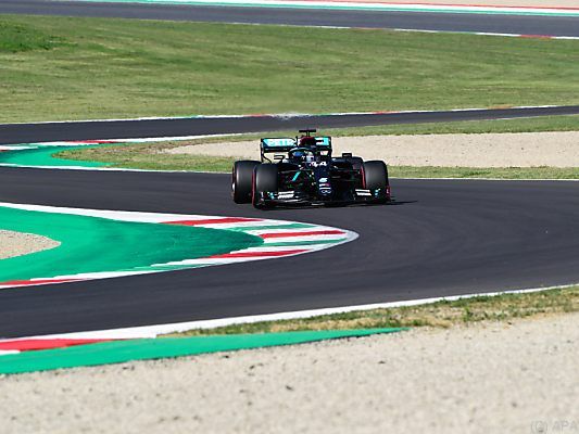 Lewis Hamilton knapp vor Bottas