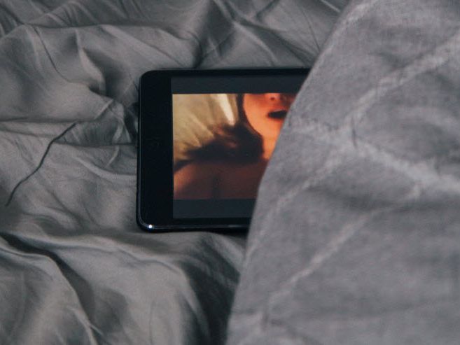 Der Schuldspruch erfolgte wegen pornografischer Darstellung Minderjähriger