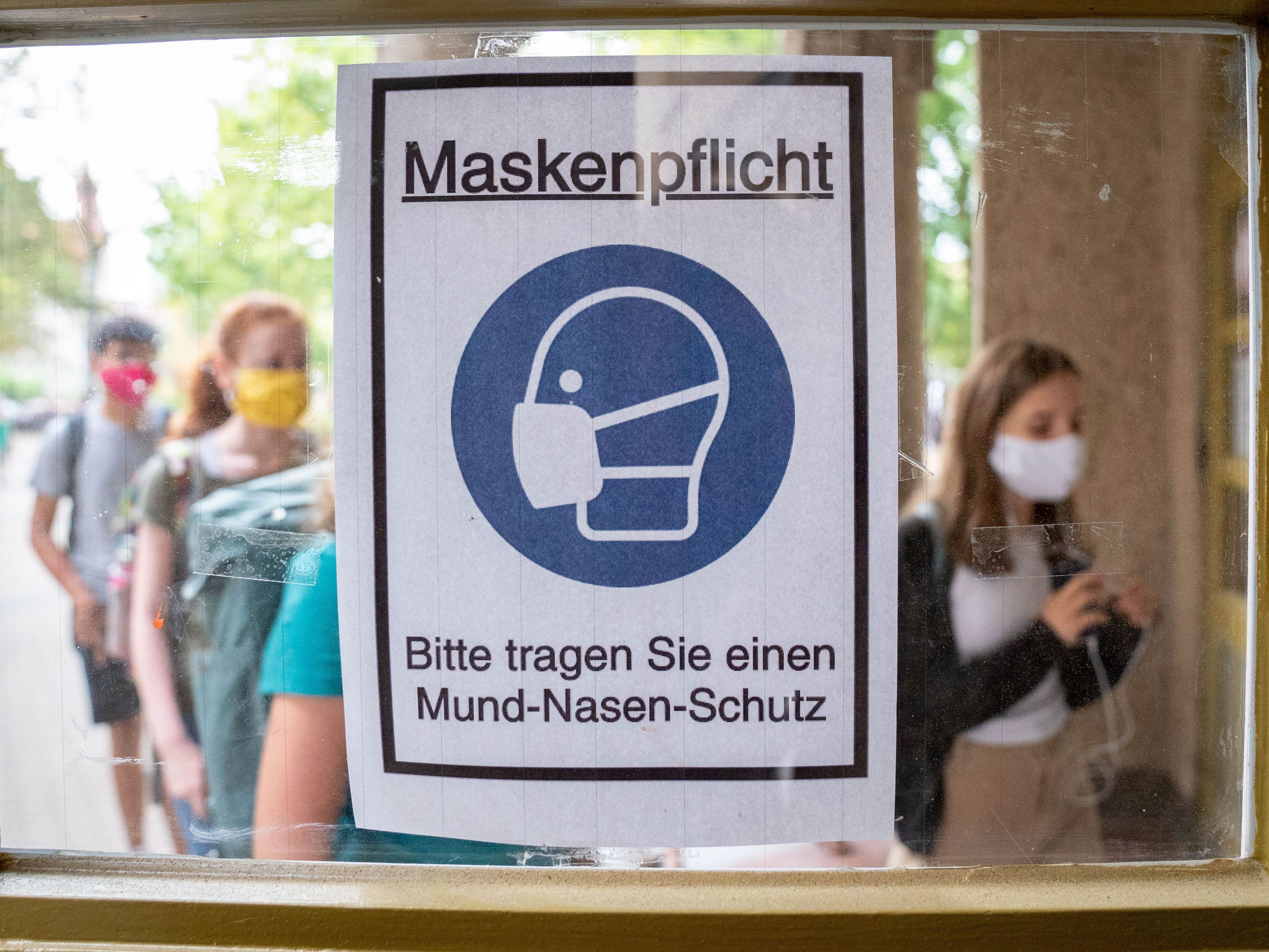 Ab heute gilt die Maskenpflicht wieder in fast allen Bereichen.