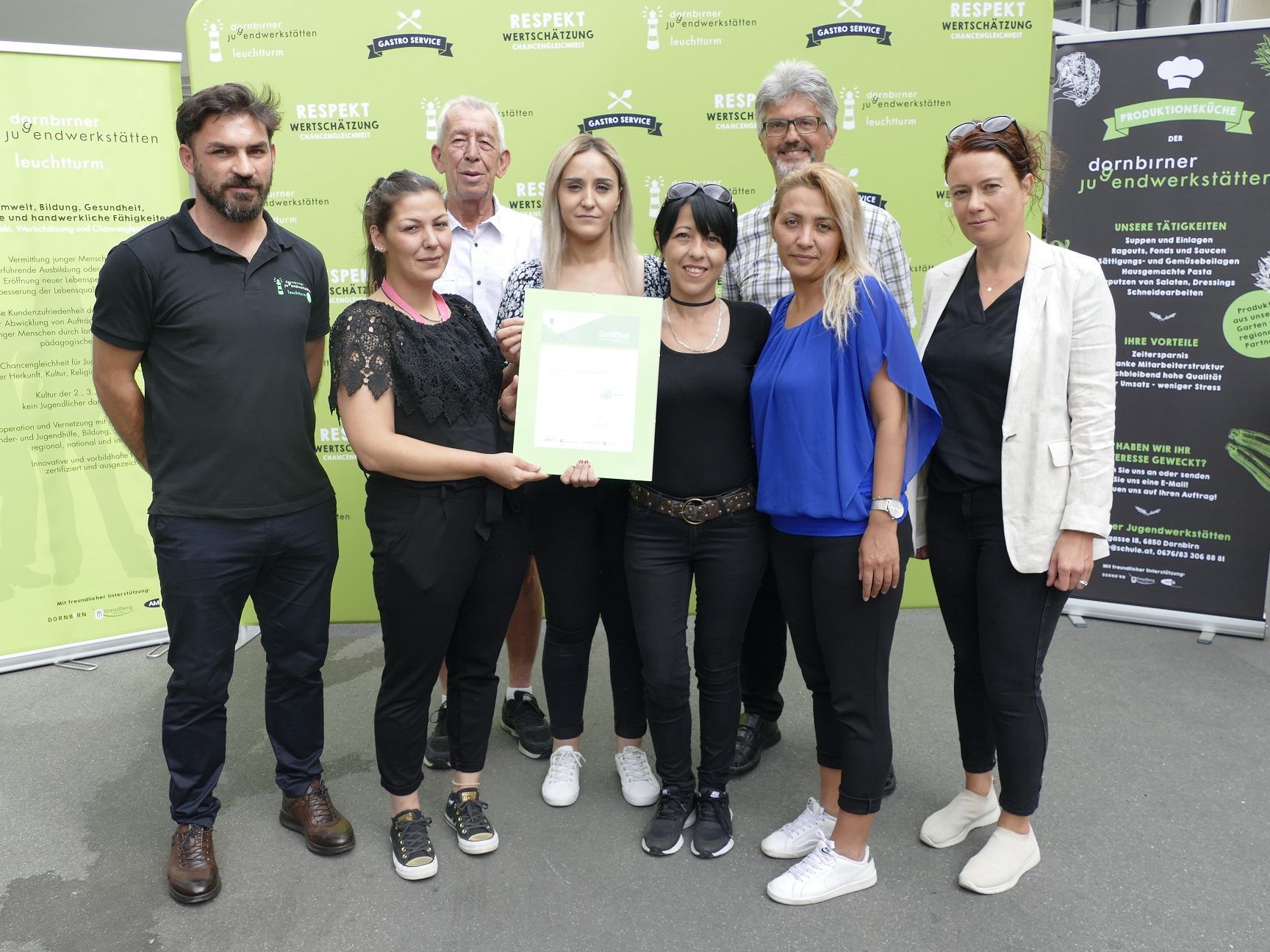 v.l.n.r.: Ingo Schrank, Elif Cicek, Wilfried Dalpalu, Sevgi Meral, Habibe Bosnak, Hülya Yalcin, Elmar Luger, Verena Lässer-Kemple