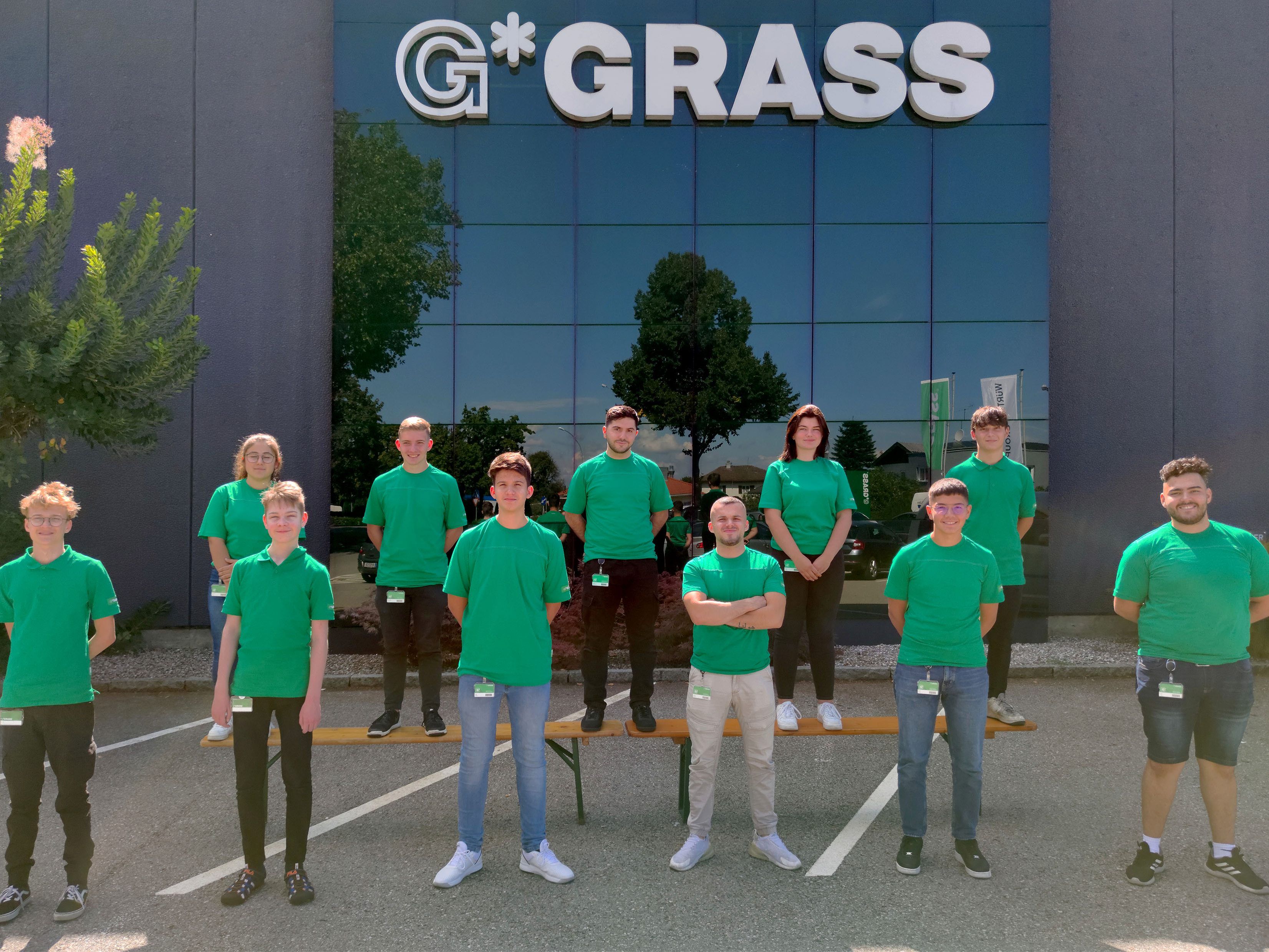 Zwei Mädchen und neun Burschen starteten am 1. September bei GRASS ins Berufsleben. Zwei Mädchen und neun Burschen starteten am 1. September bei GRASS ins Berufsleben.