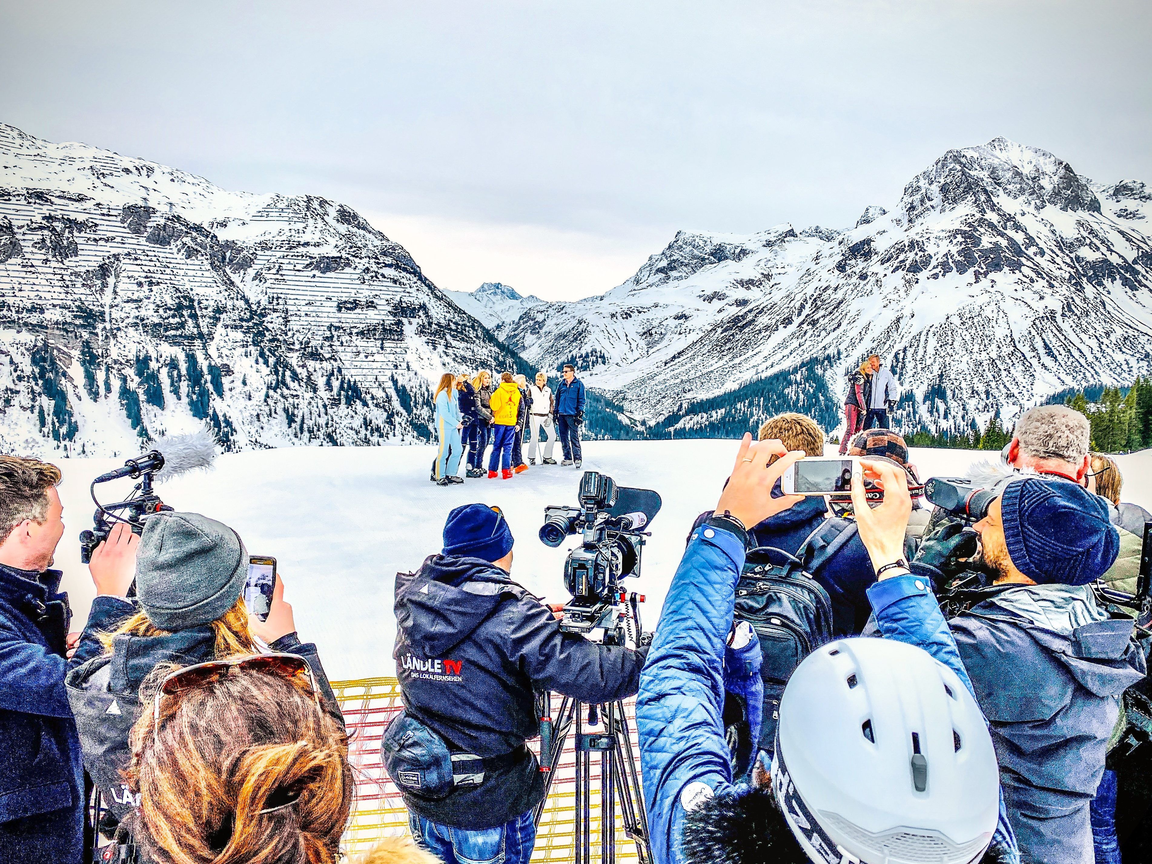 Niederländische Königsfamilie verbringt jährlichen Skiurlaub in Lech am Arlberg.