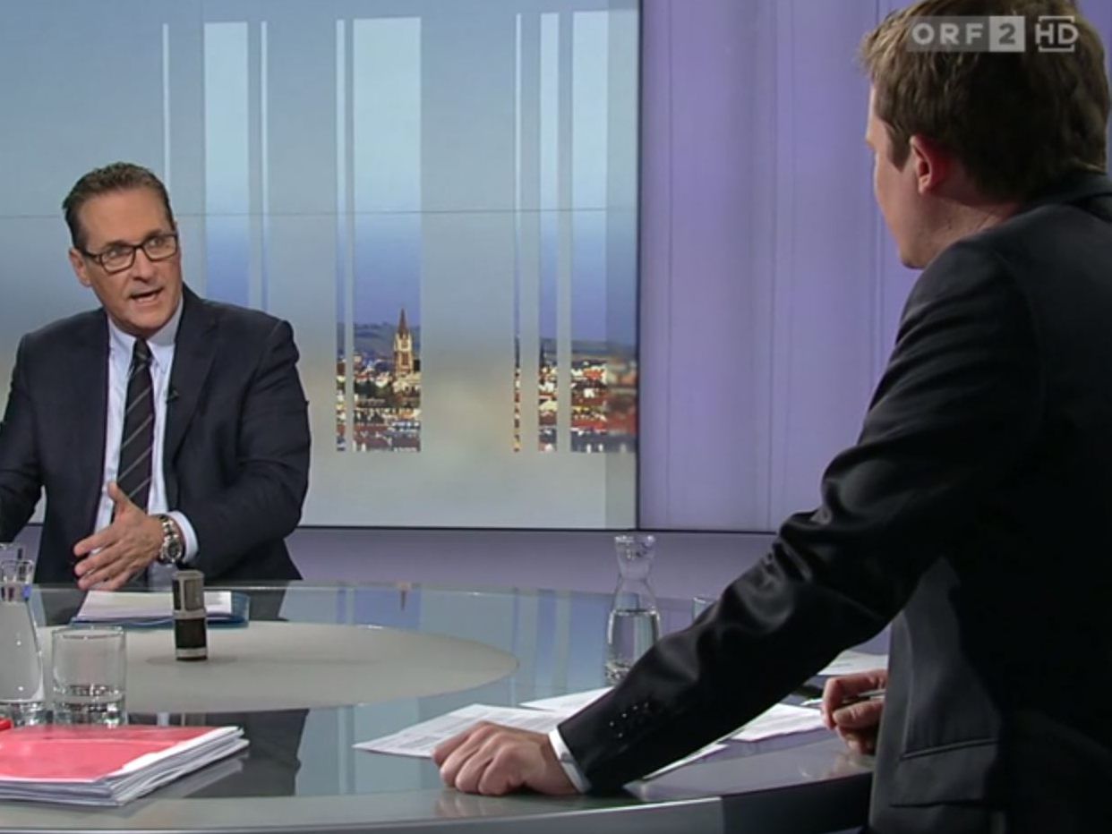 "Man will offenbar nachhaltig jemanden auf dem politischen Parkett loswerden." "Man will offenbar nachhaltig jemanden auf dem politischen Parkett loswerden."
