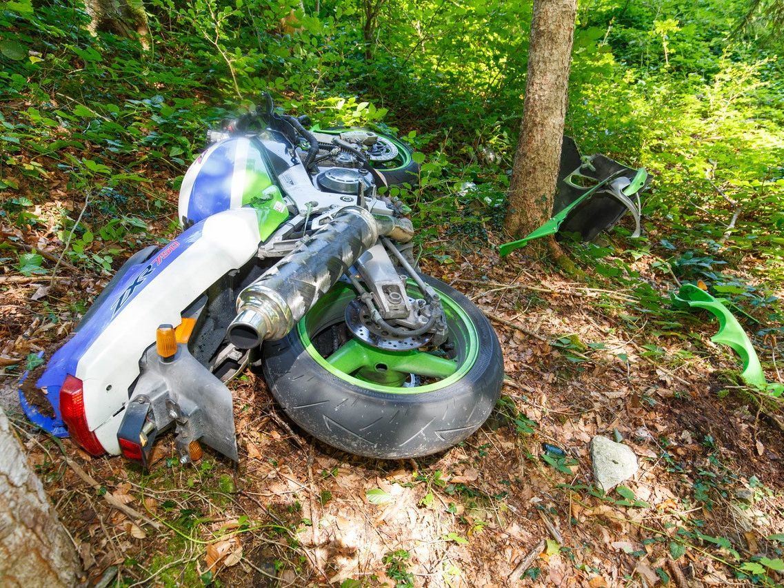 Der Motorradfahrer musste in Spital geflogen werden