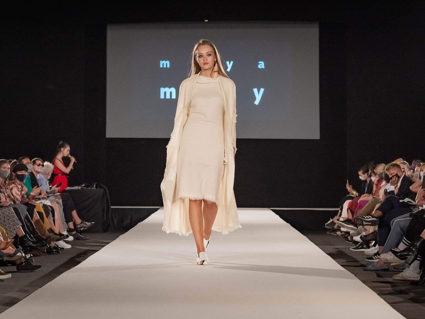 MQVFW20 09.09.2020 Fashion Show von Mayamay Artist-in-Residence presented by Q21-MQ