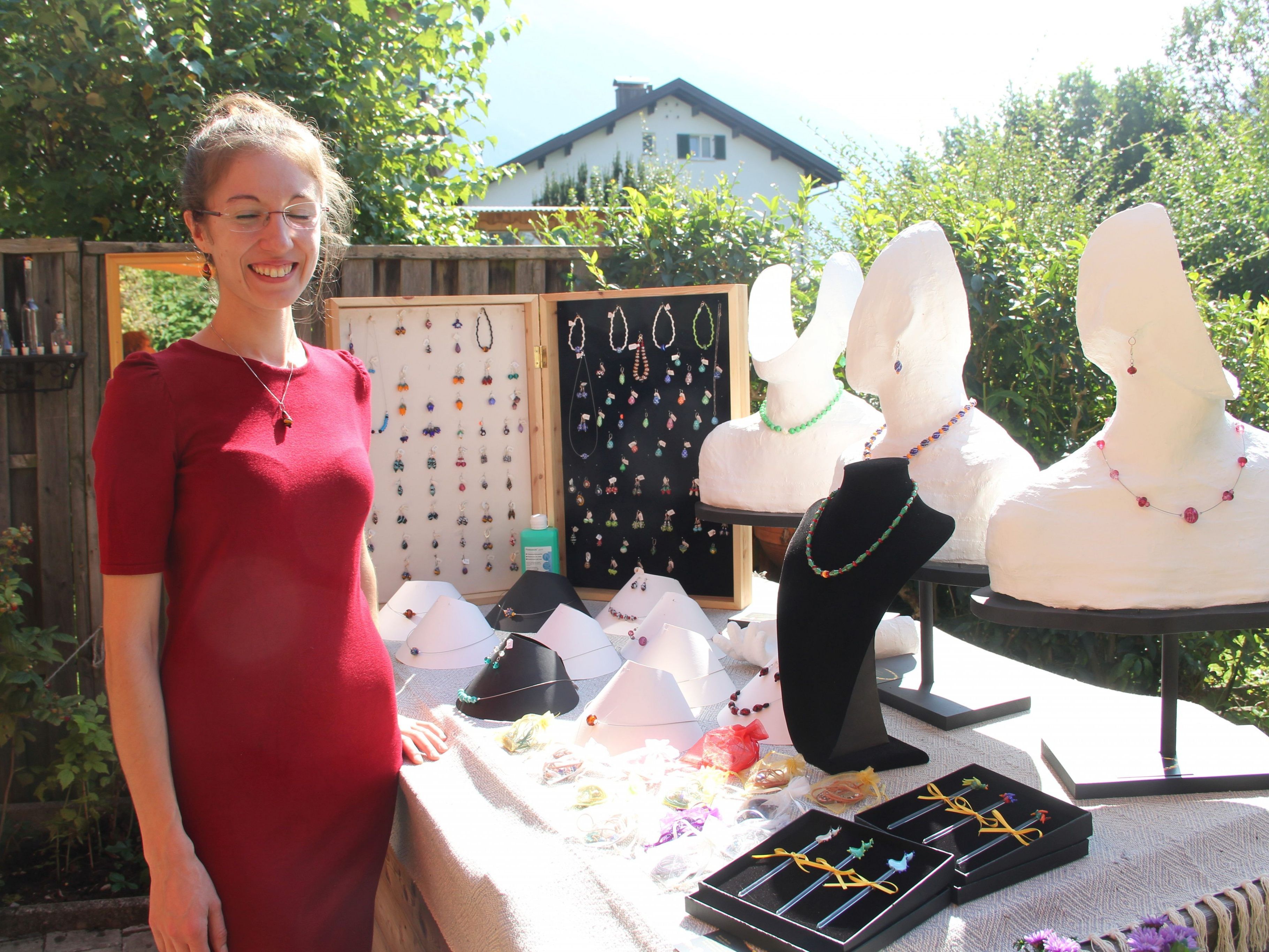 Anna Bertle lud zur Eröffnung von „Unikate aus Glas“ Freunde und Kunstinteressierte Anna Bertle lud zur Eröffnung von „Unikate aus Glas“ Freunde und Kunstinteressierte