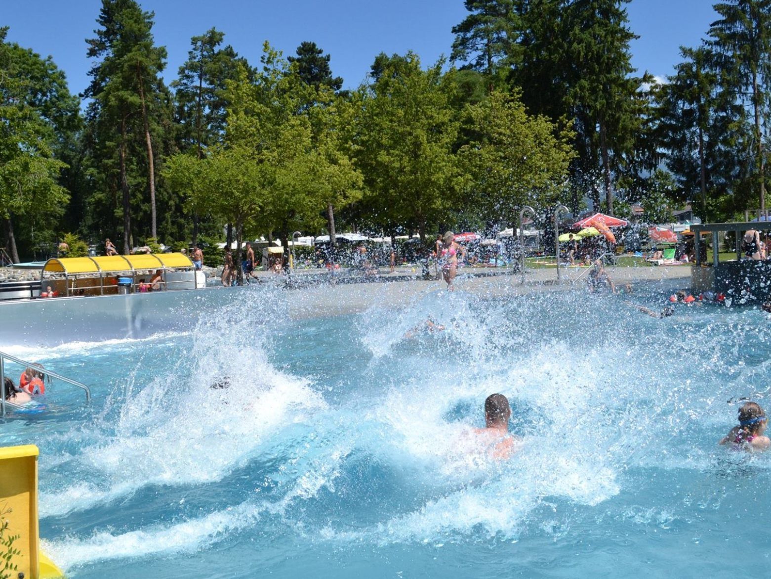 In den Feldkircher Schwimmbädern herrschte im Sommer trotzdem ausgiebiger Badespaß In den Feldkircher Schwimmbädern herrschte im Sommer trotzdem ausgiebiger Badespaß