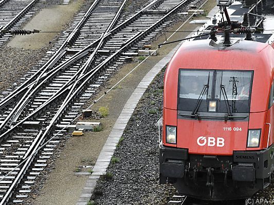 Bahn soll schneller und attraktiver werden Bahn soll schneller und attraktiver werden