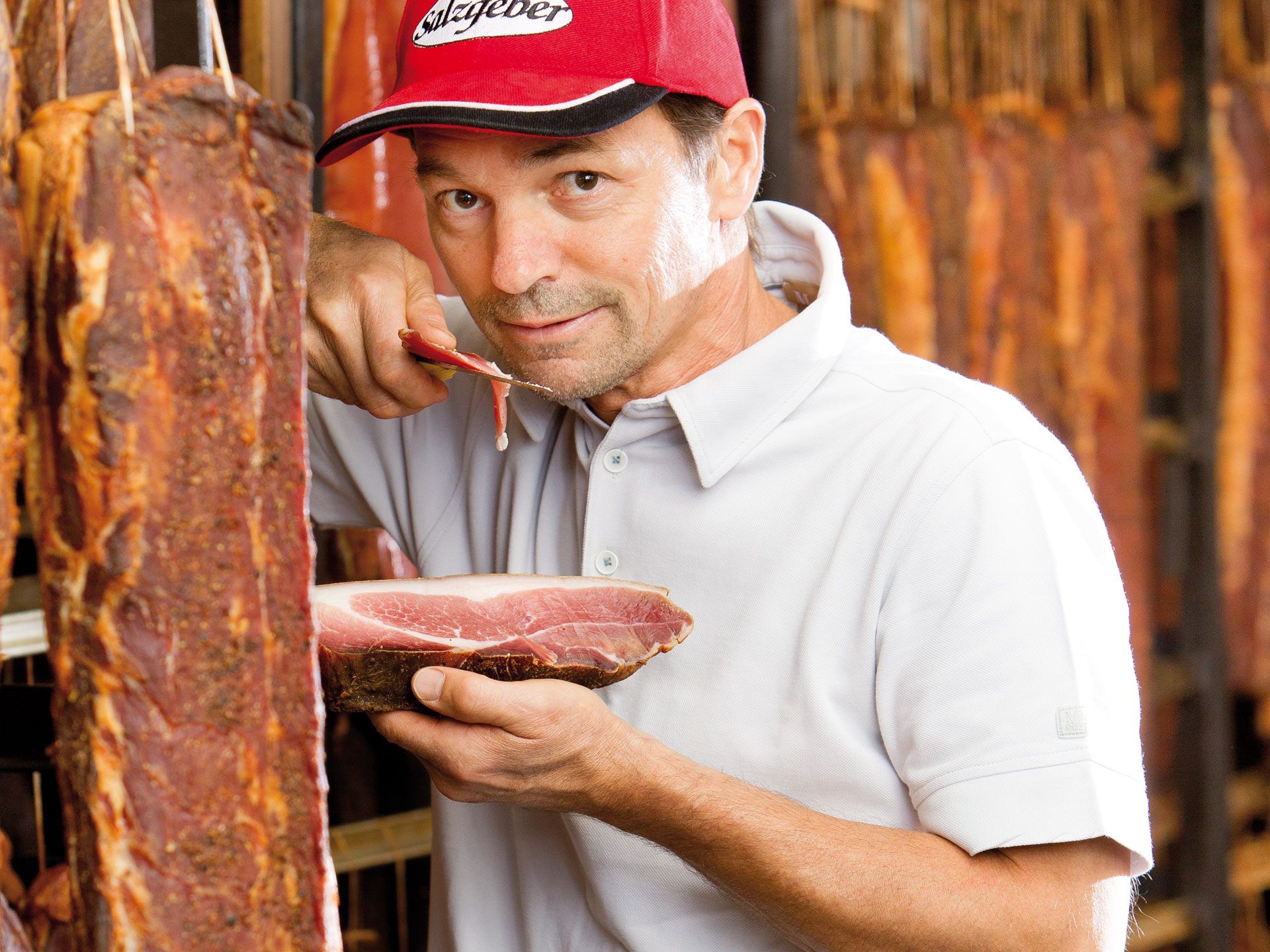 Remo Salzgeber Geschäftsführer „Der Name Salzgeber bürgt für höchste Qualität und steht für natürlichen Genuss in Montafoner Tradition.“