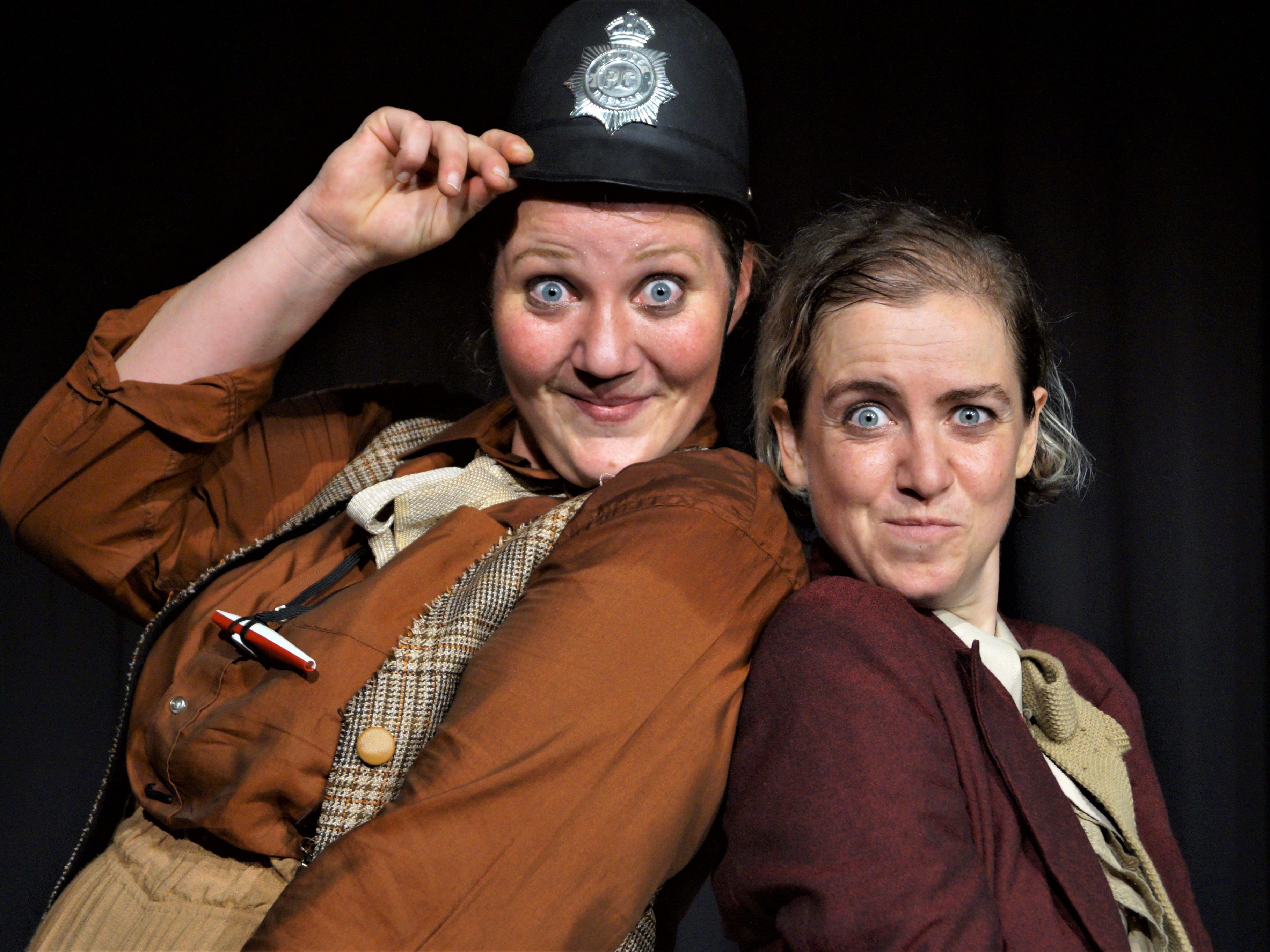 Lisa Suitner und Rebecca Selle agieren mit viel Slapstick und Musik, aber ohne Worte Lisa Suitner und Rebecca Selle agieren mit viel Slapstick und Musik, aber ohne Worte