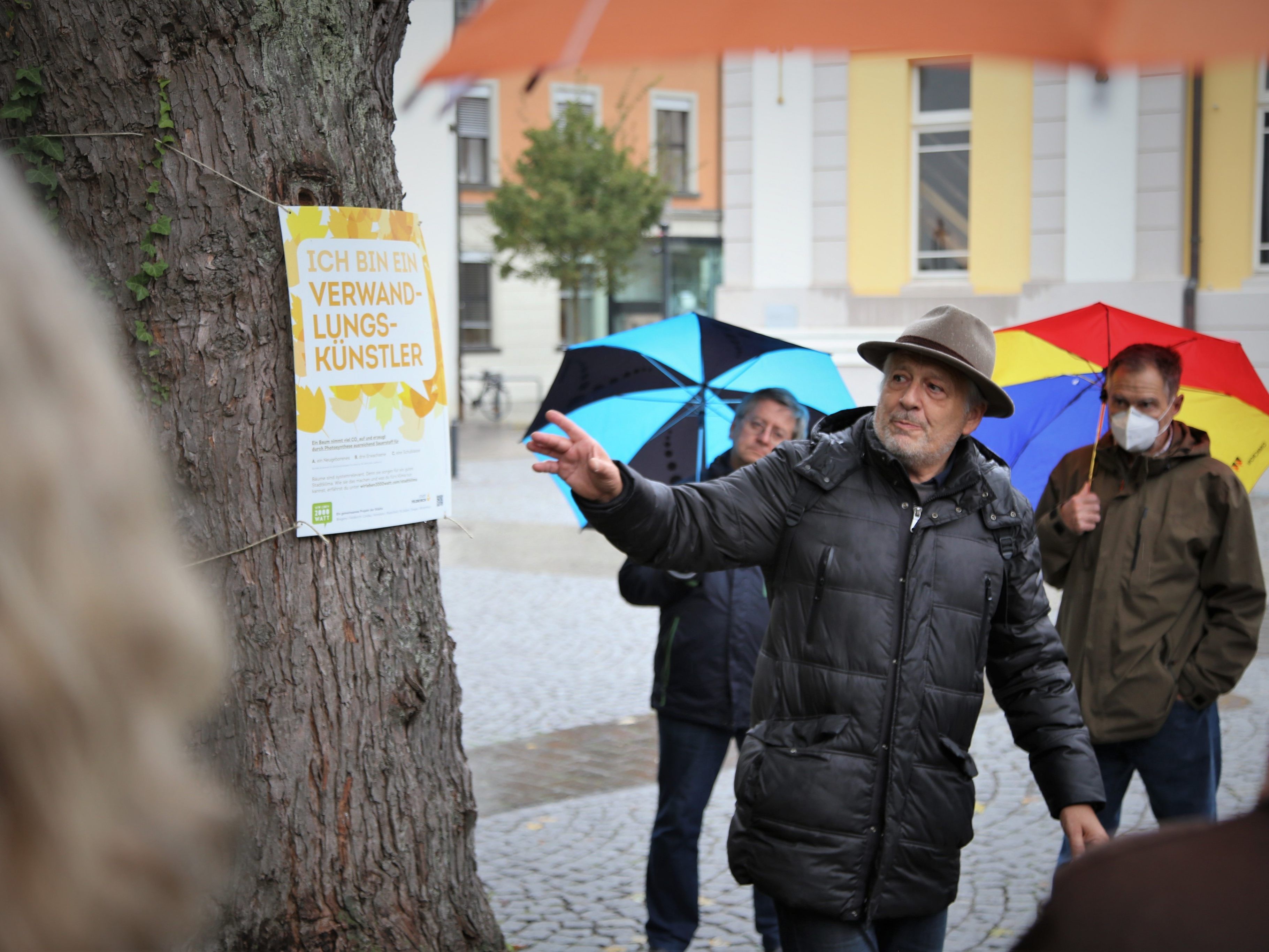 Conrad Amber erklärte den Teilnehmern alles rund um die Begrünung einer Stadt. Conrad Amber erklärte den Teilnehmern alles rund um die Begrünung einer Stadt.