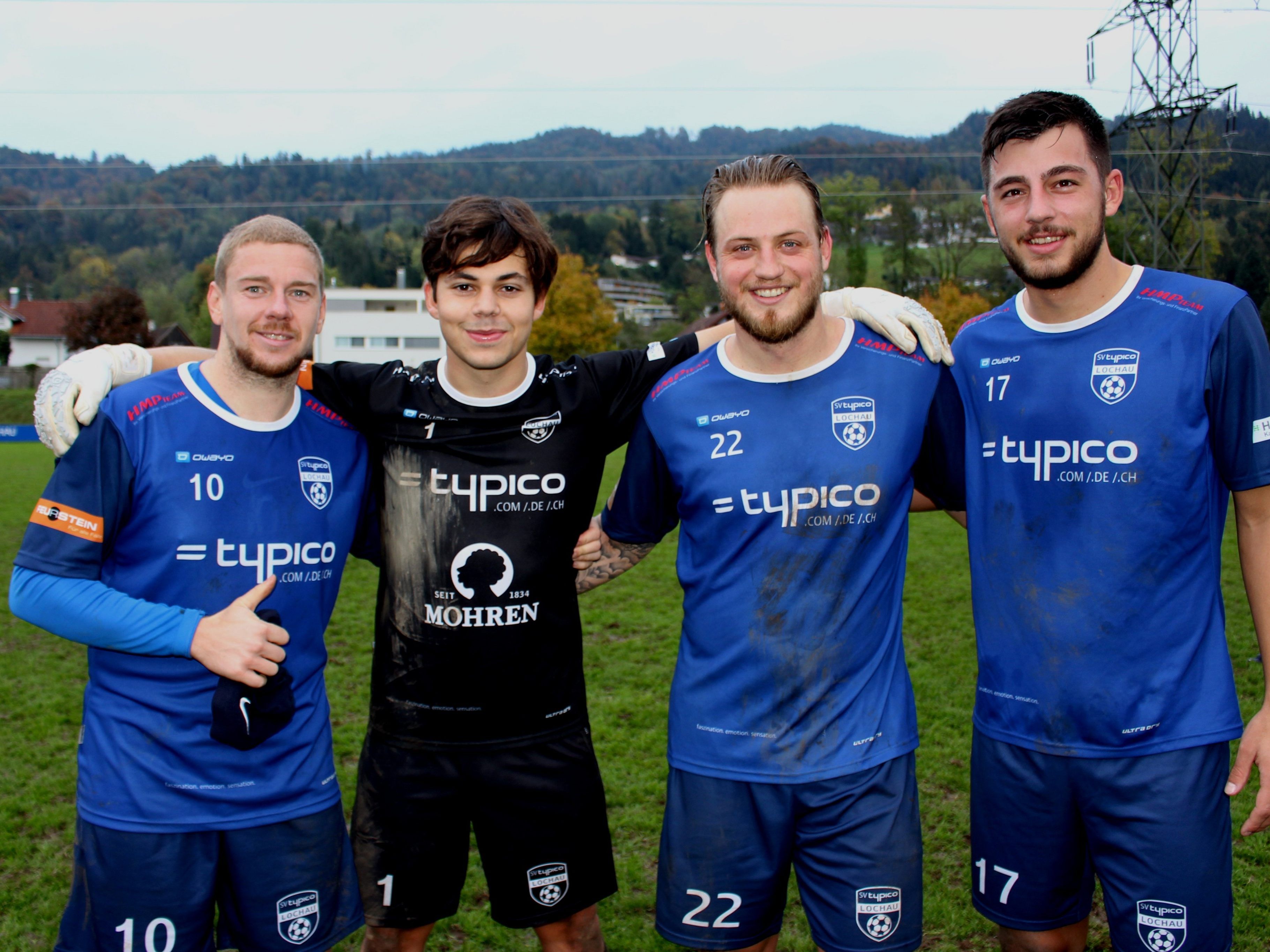 Klarer 5:0 Sieg des SV typico Lochau gegen den FC Nenzing: Stefan Maccani, Julian Rupp (2) und Kapitän Fabio Feldkircher (2) als Torschützen mit Tormann Sandro Eichhübl. Klarer 5:0 Sieg des SV typico Lochau gegen den FC Nenzing: Stefan Maccani, Julian Rupp (2) und Kapitän Fabio Feldkircher (2) als Torschützen mit Tormann Sandro Eichhübl.