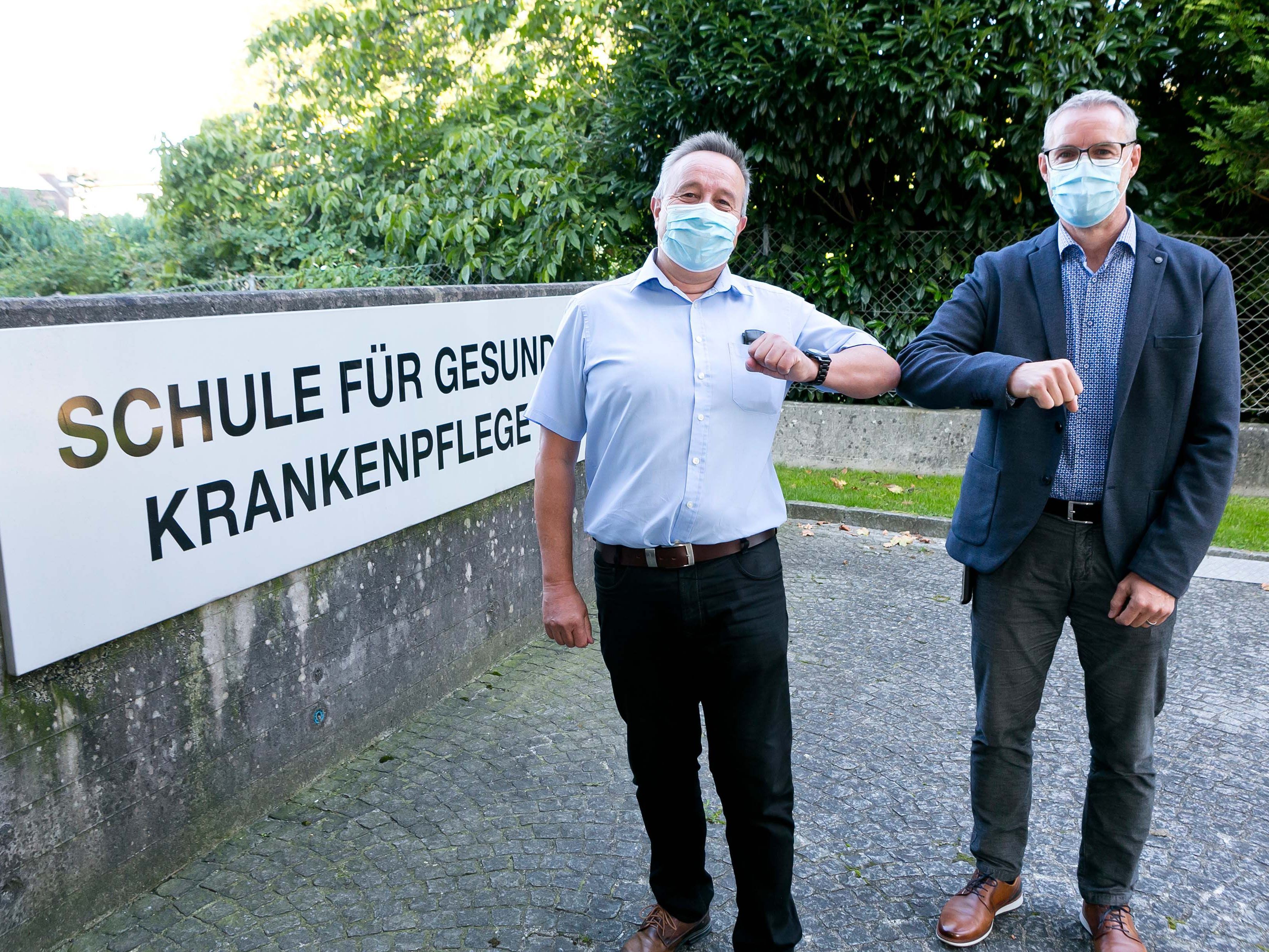 Guntram Rederer (li) übergibt nach fast drei Jahrzehnten als Direktor an  Mario Wölbitsch