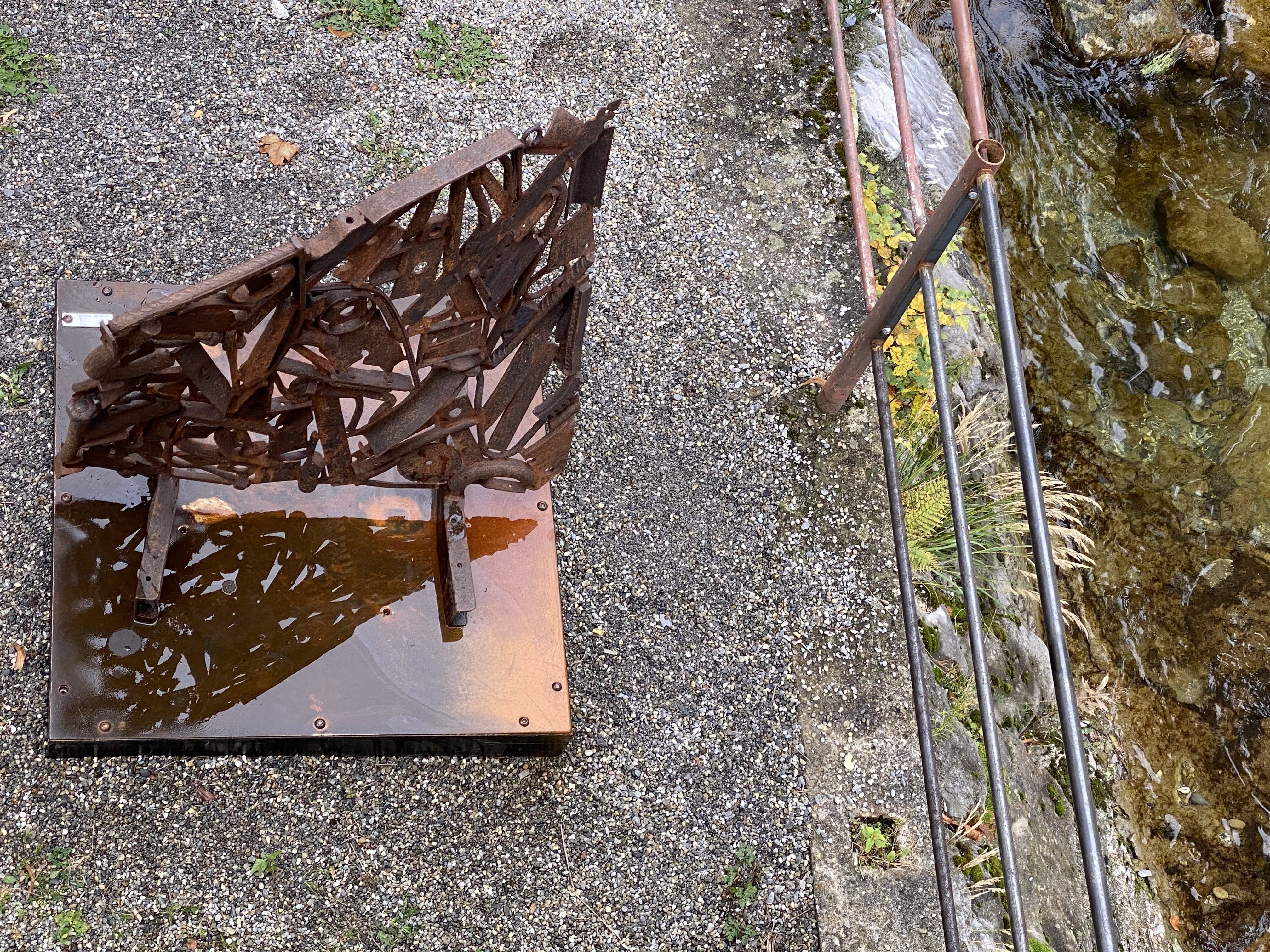 Meter. Die Skulptur von Andreas Rädler am Hohenemser Emsbach