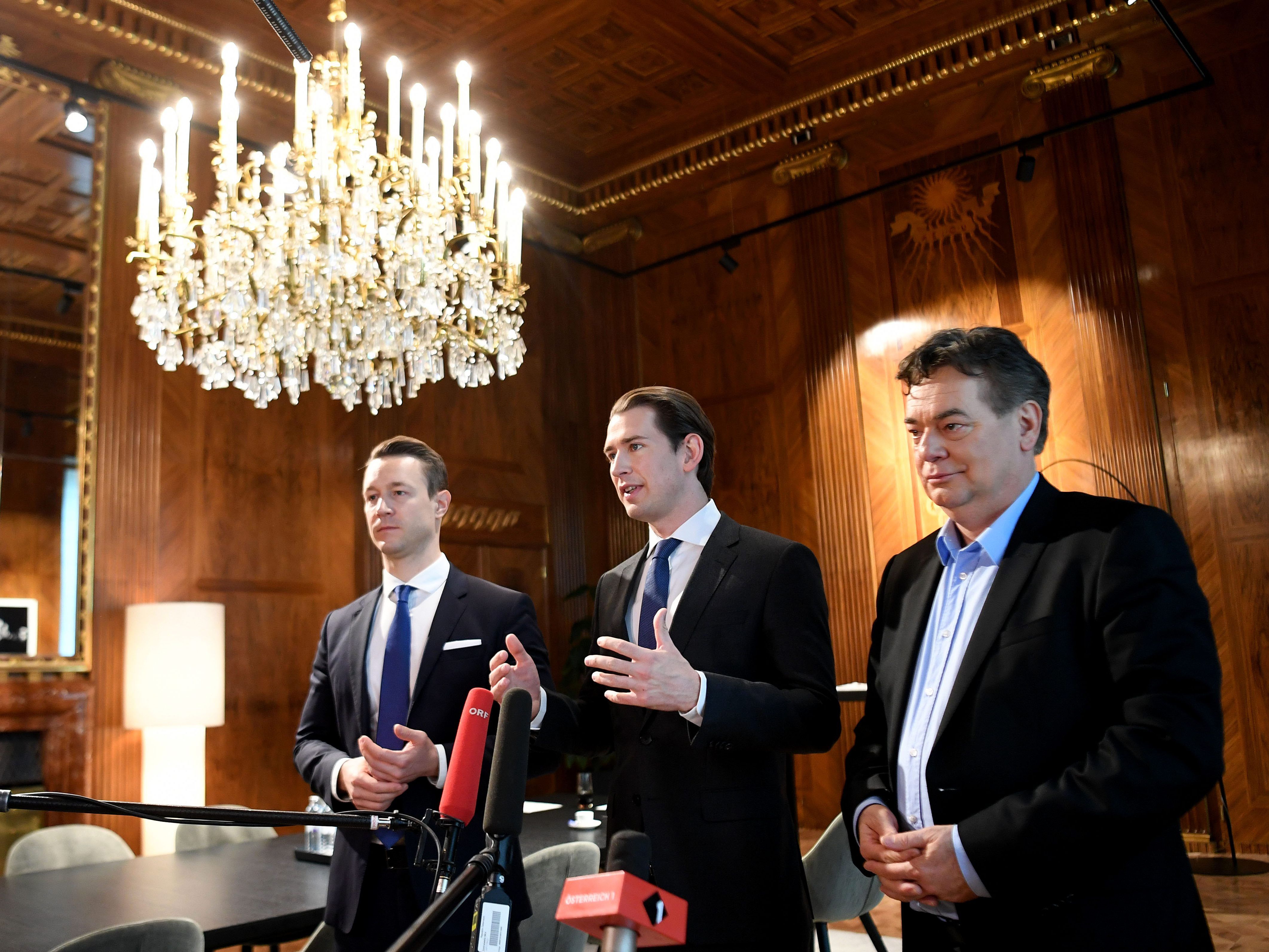 Trotzdem will Türkis-Grün nicht bei den Menschen sparen und Zukunftsinvestitionen ermöglichen Trotzdem will Türkis-Grün nicht bei den Menschen sparen und Zukunftsinvestitionen ermöglichen