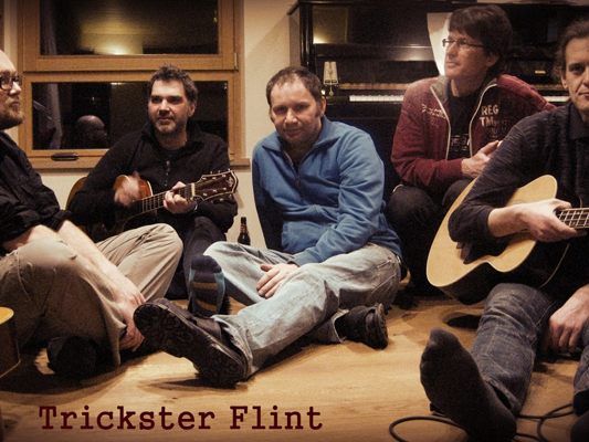 Trickster Flint gibt ein Outdoor-Konzert Trickster Flint gibt ein Outdoor-Konzert