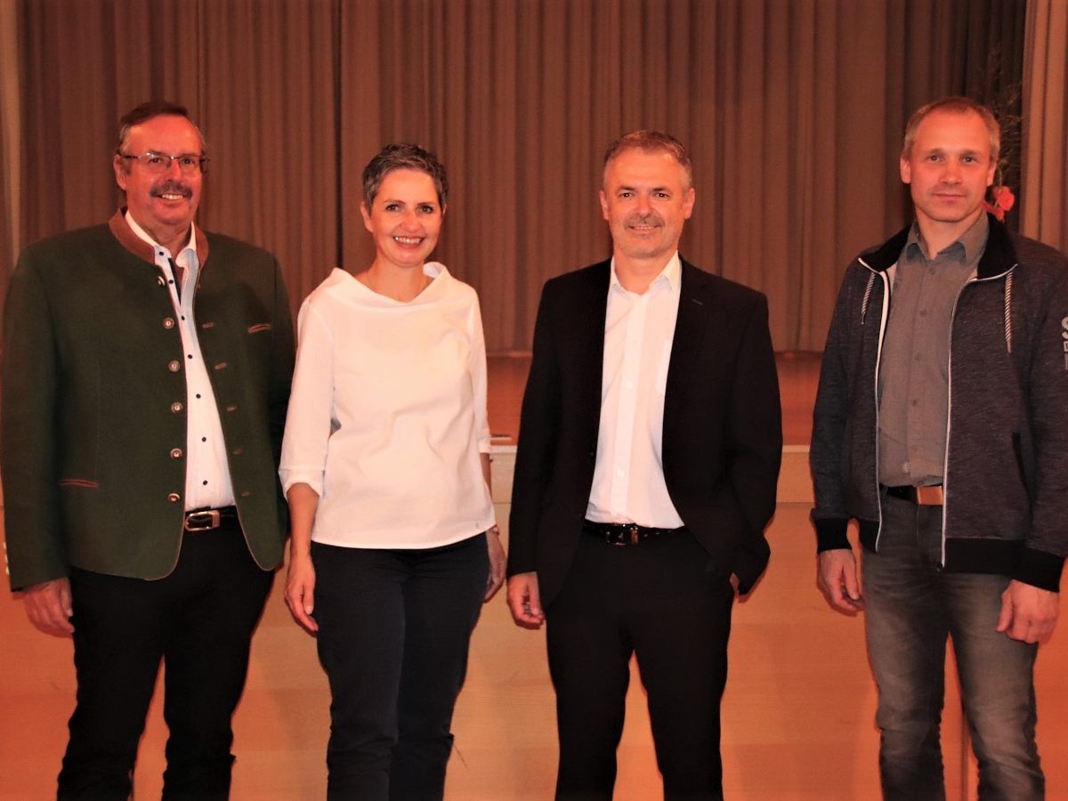 GR Dietmar Schratzer, Vizebgm. Irene Niederacher, Bgm. Walter Moosbrugger und GR Thomas Böhler. GR Dietmar Schratzer, Vizebgm. Irene Niederacher, Bgm. Walter Moosbrugger und GR Thomas Böhler.