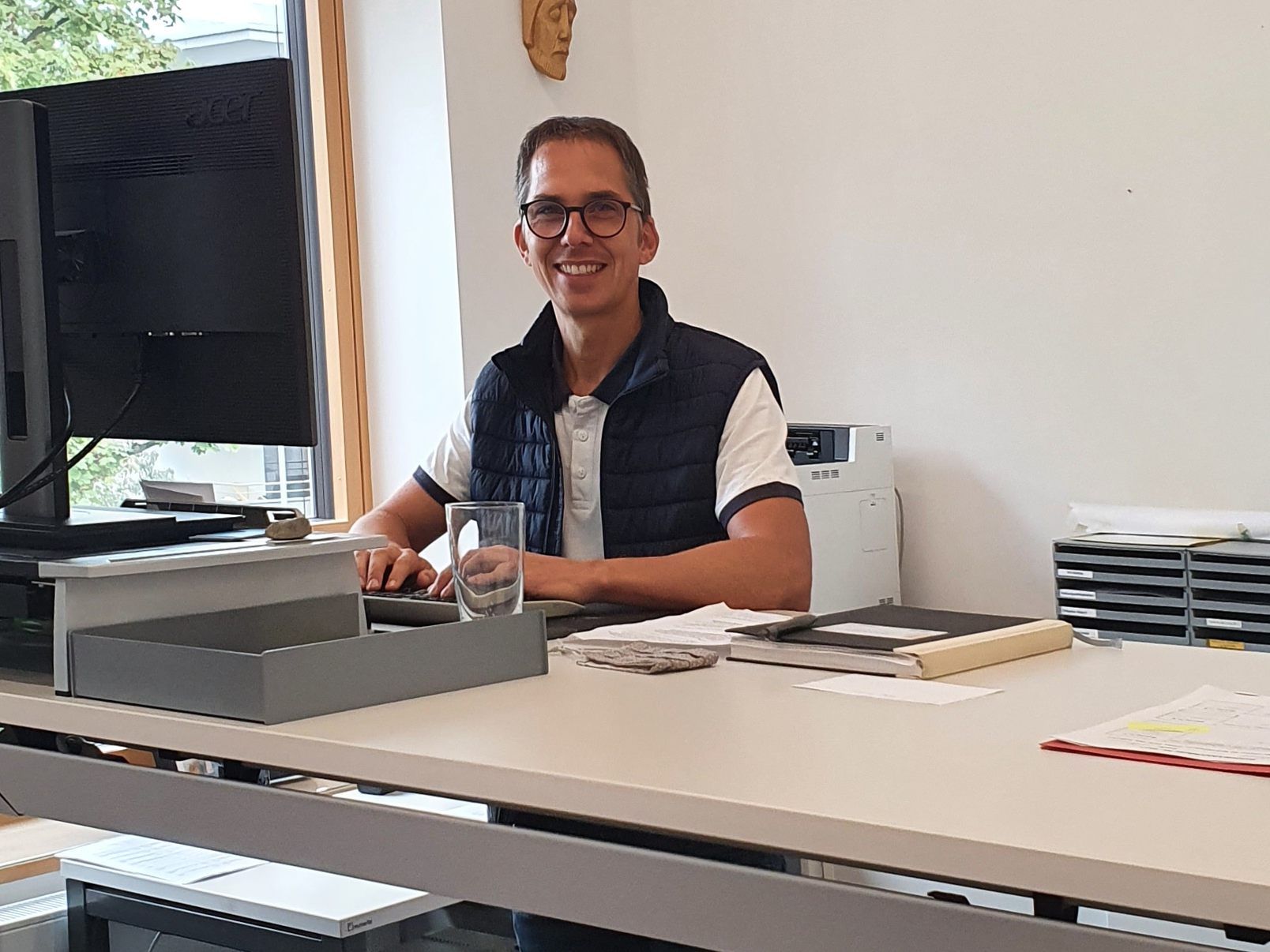Micha Warth führt seit März die Mittelschule in Altach als Direktor Micha Warth führt seit März die Mittelschule in Altach als Direktor