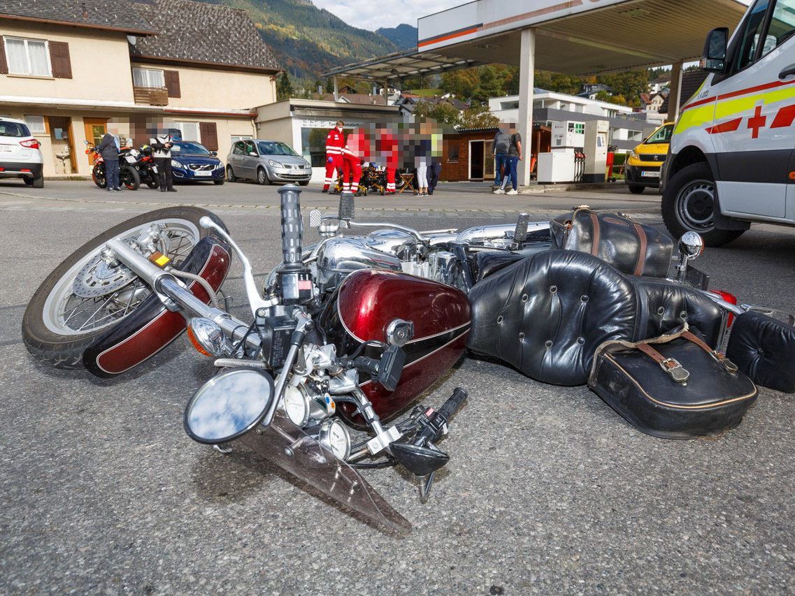 Motorradfahrer verletzt