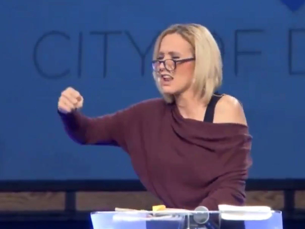"Ich höre den Klang des Sieges" oder "Der Herr sagt, es ist getan" "Ich höre den Klang des Sieges" oder "Der Herr sagt, es ist getan"