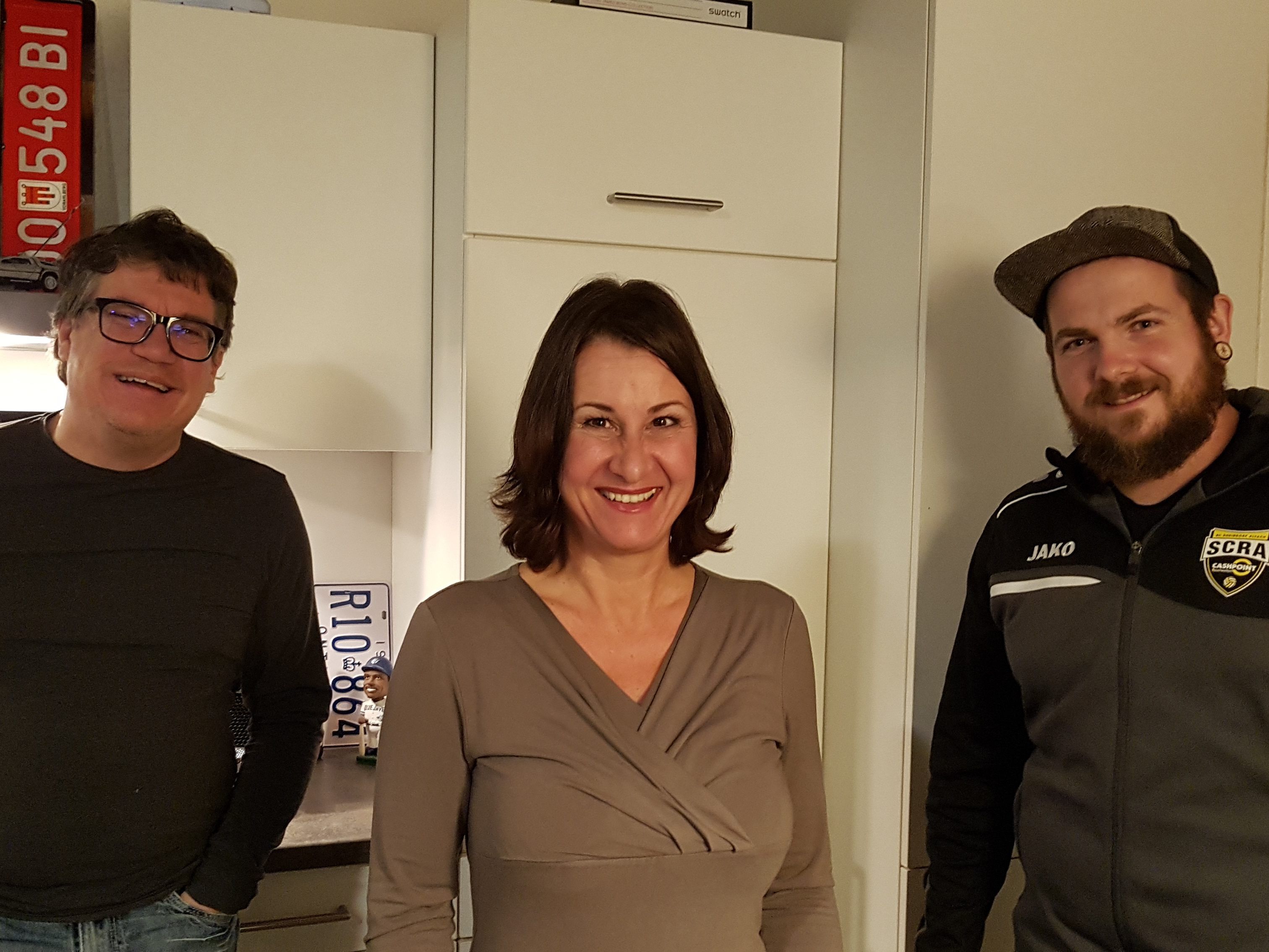 Erik Winkler (re., im Bild mit Dieter Heidegger und Susanne Marosch) ist in diesem Jahr jeden Tag am Schlossberg anzutreffen Erik Winkler (re., im Bild mit Dieter Heidegger und Susanne Marosch) ist in diesem Jahr jeden Tag am Schlossberg anzutreffen