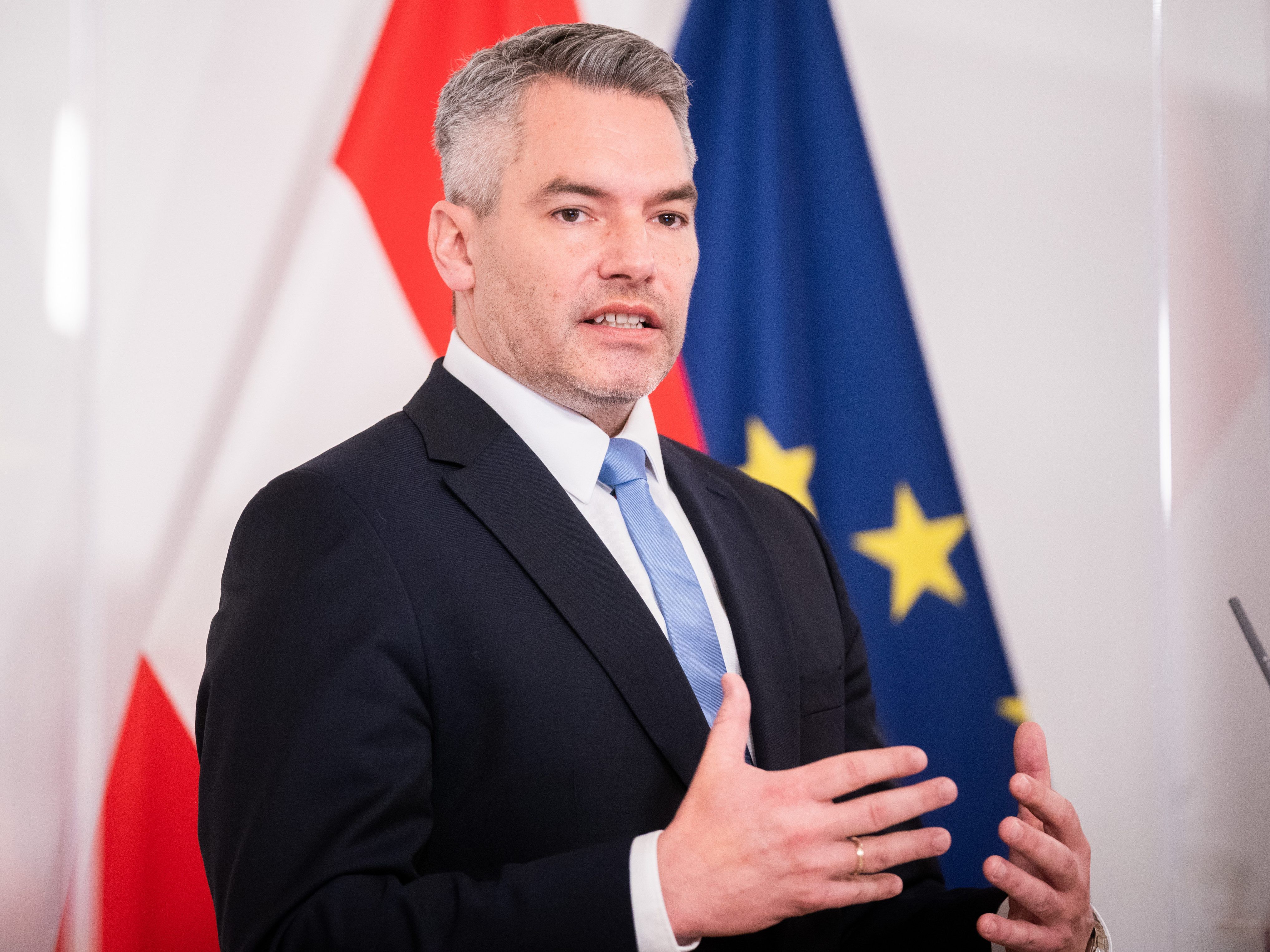 Nehammer kündigte am Sonntag die Möglichkeit zur freiwilligen Testung an. Nehammer kündigte am Sonntag die Möglichkeit zur freiwilligen Testung an.