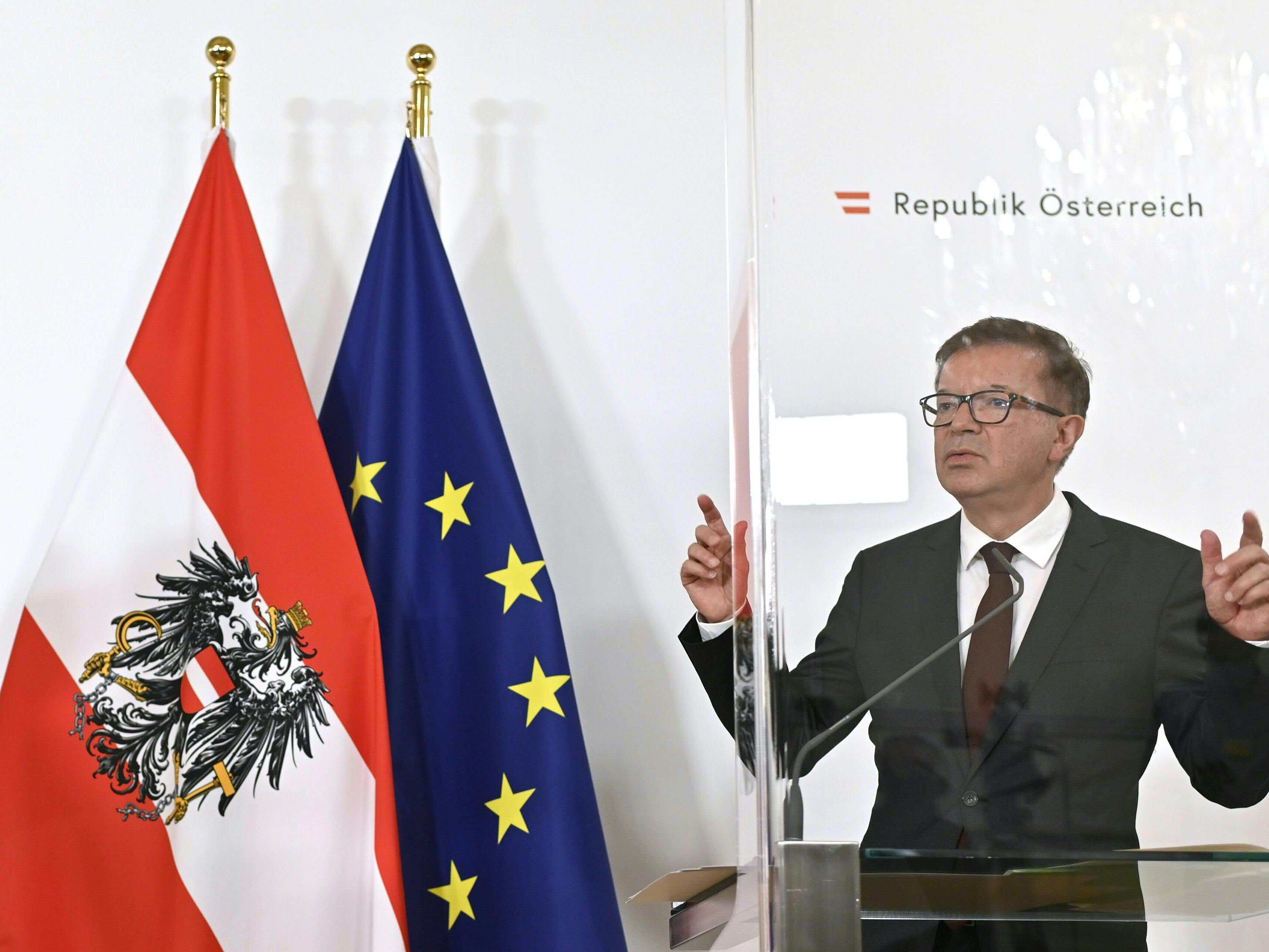 Das wird auch Minister Anschober nicht freuen: Unklarheit über erlaubte "einzelne Personen" in der Lockdown-Verordnung.