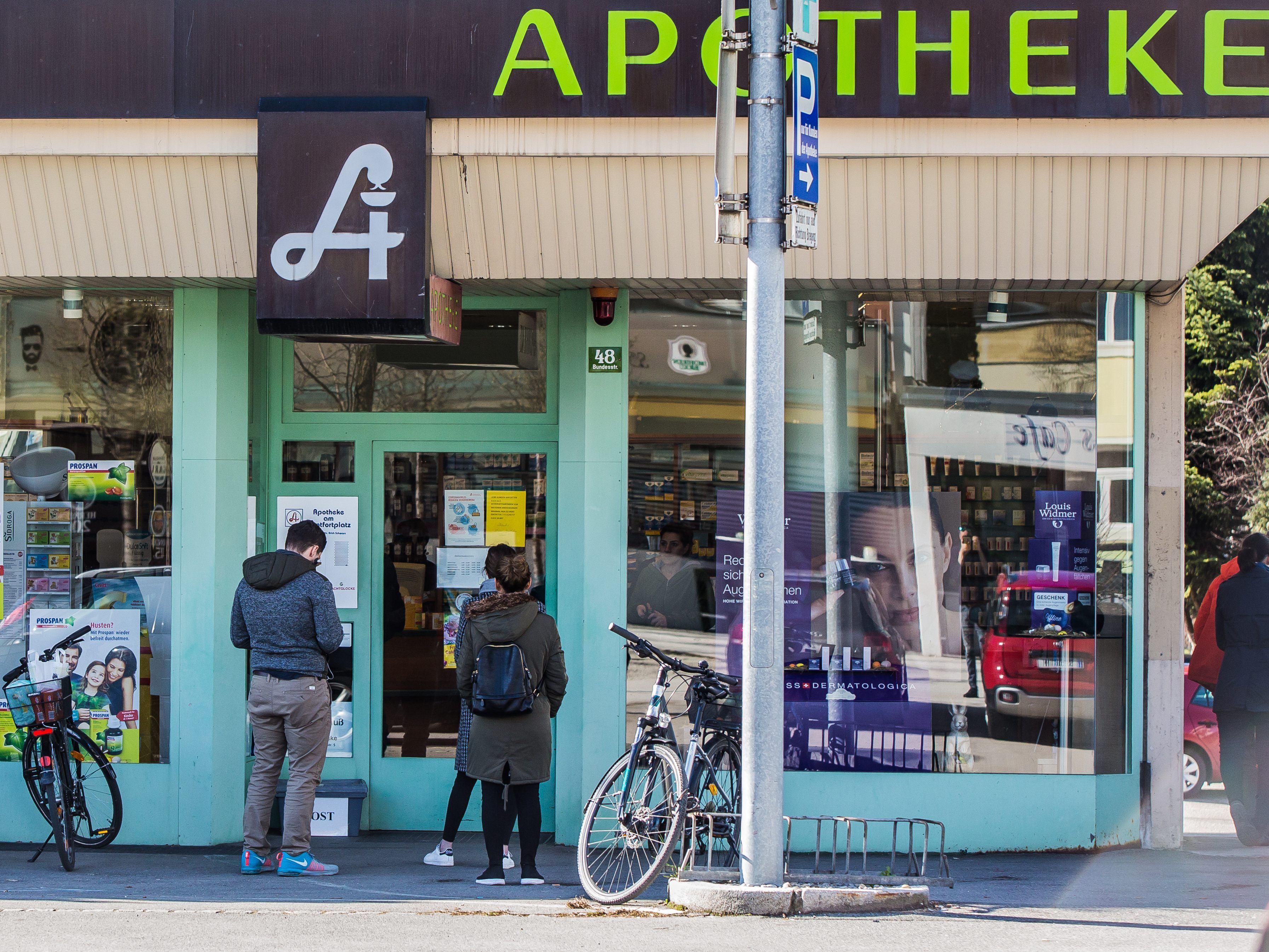 Antigen-Schnelltests dürfen in spezialisierten Apotheken durchgeführt werden.