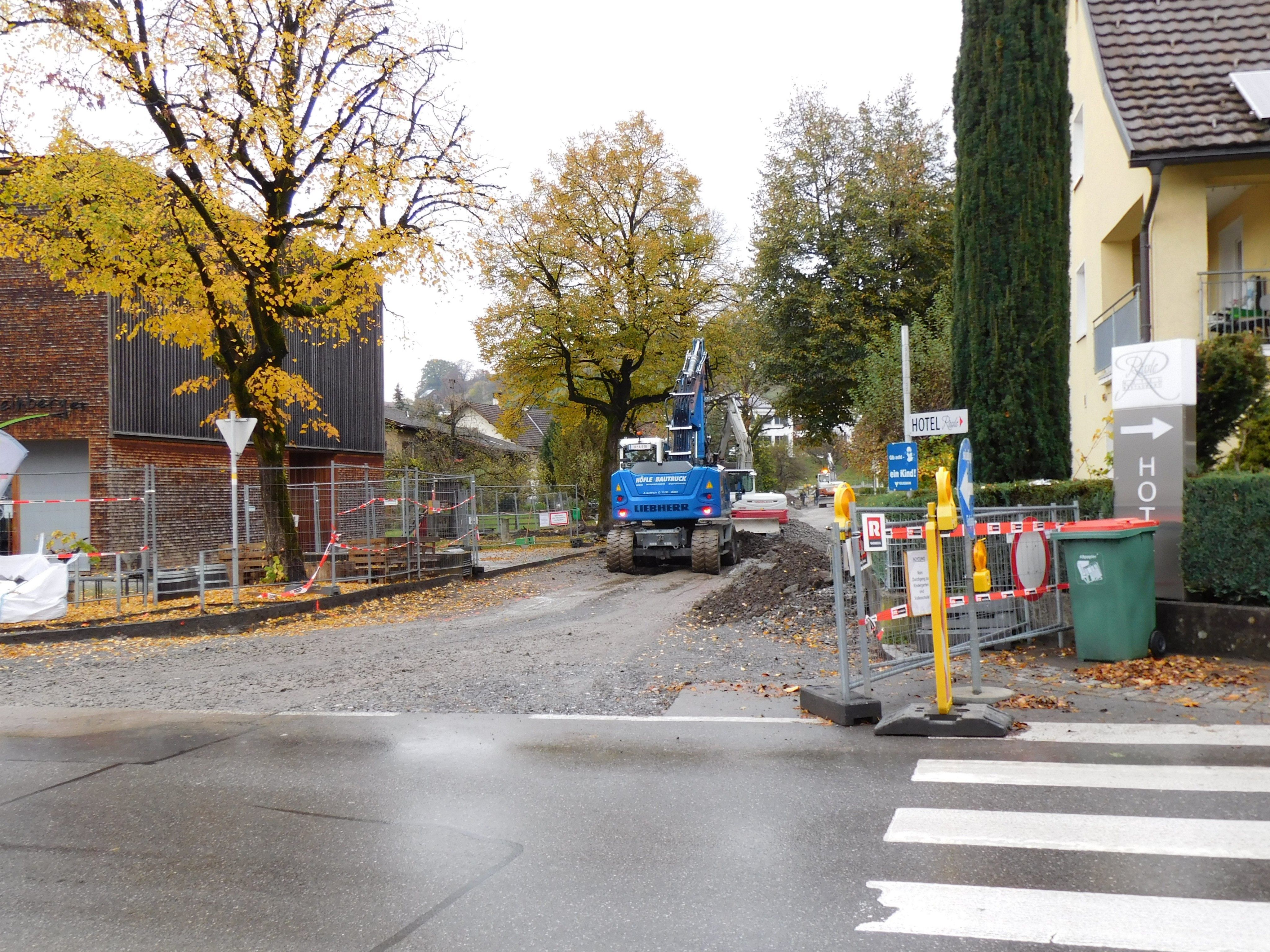 In der Schulgasse laufen die Arbeiten derzeit auf Hochtouren In der Schulgasse laufen die Arbeiten derzeit auf Hochtouren