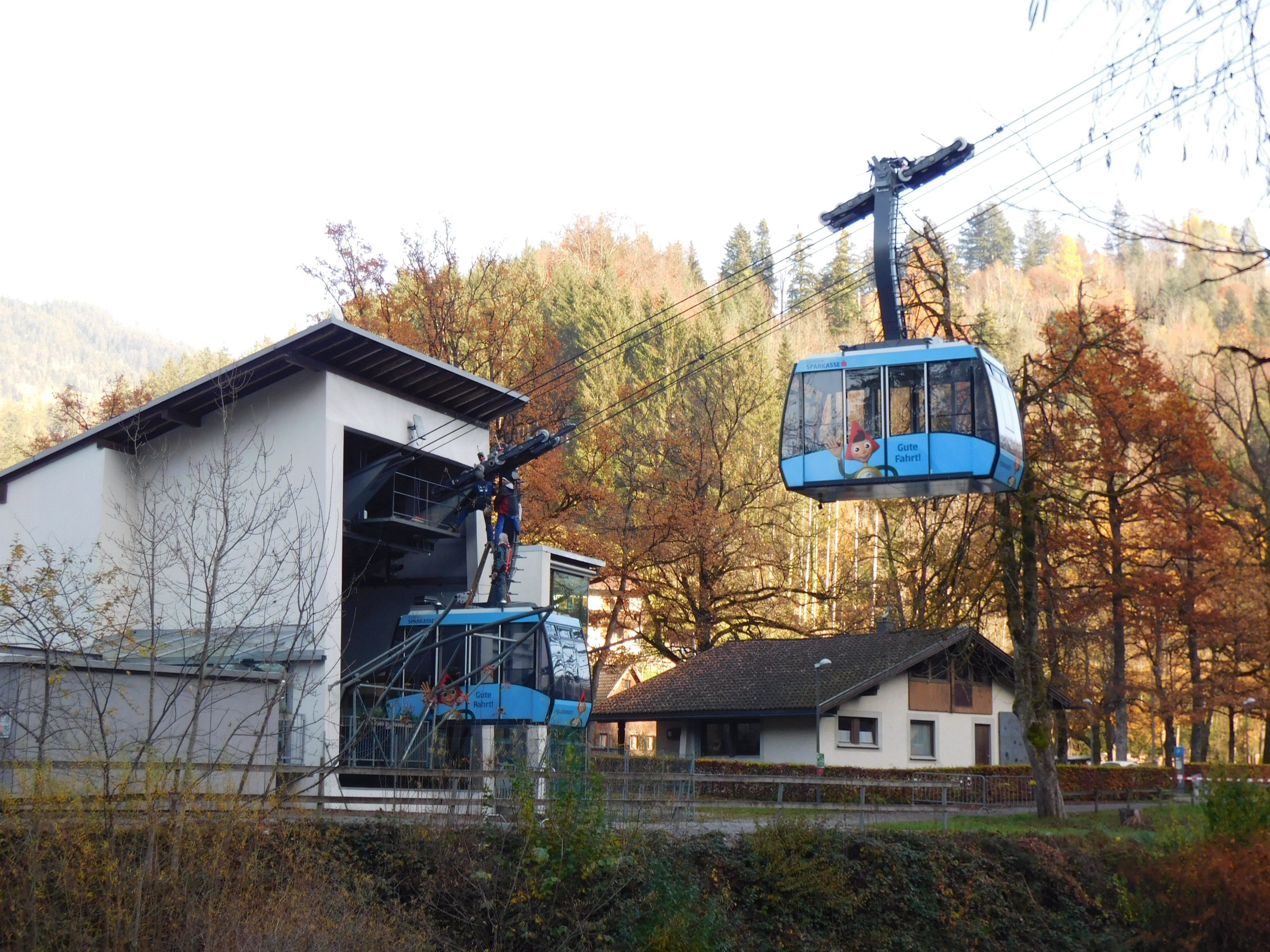 Derzeit steht die Karrenseilbahn wegen Revisionsarbeiten still Derzeit steht die Karrenseilbahn wegen Revisionsarbeiten still