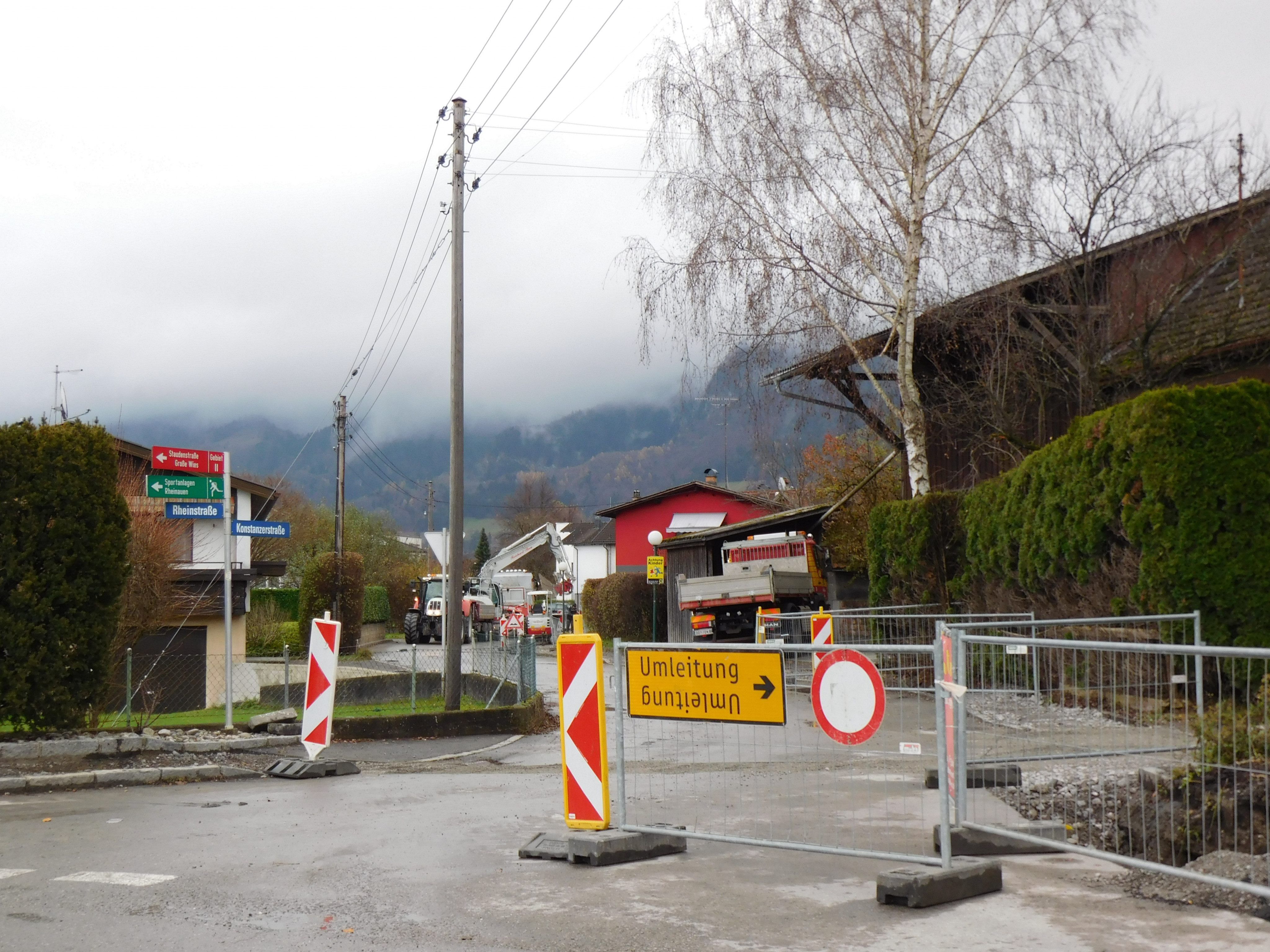 In der Konstanzerstraße starteten vergangene Woche der dritte Bauabschnitt zur Verlegung der Luftkabel in den Boden