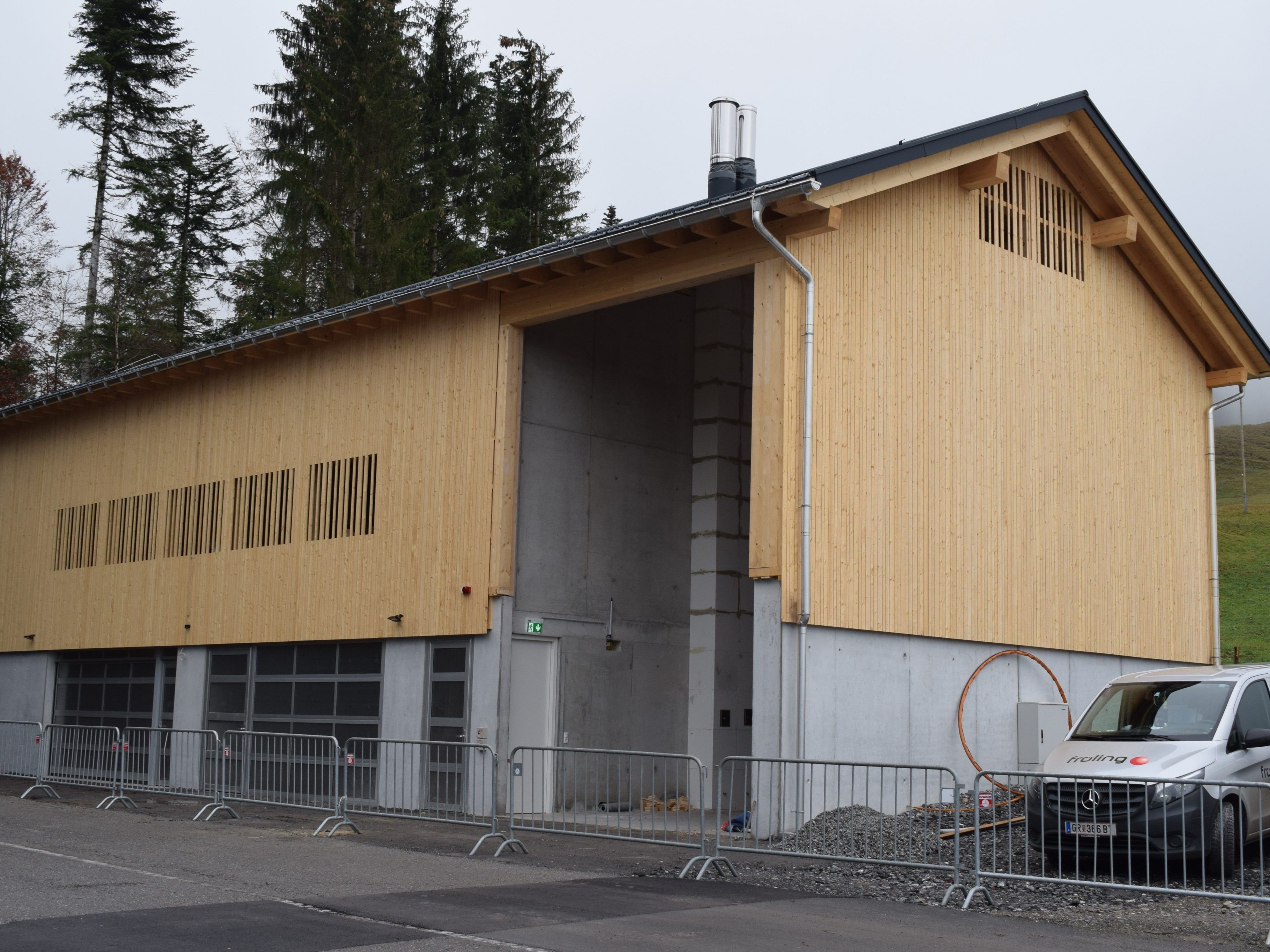 Neben seiner Funktion als Nahwärmeversorger erfüllt das Mehrzweckgebäude verschiedenste Ansprüche.