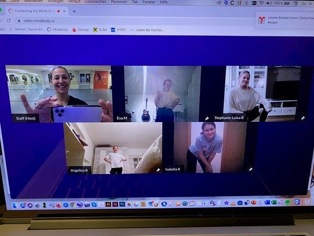Auch die Dance Art School hat sich den neuen Bedingungen angepasst und bietet die Tanzkurse aktuell per Live Stream an. Auch die Dance Art School hat sich den neuen Bedingungen angepasst und bietet die Tanzkurse aktuell per Live Stream an.