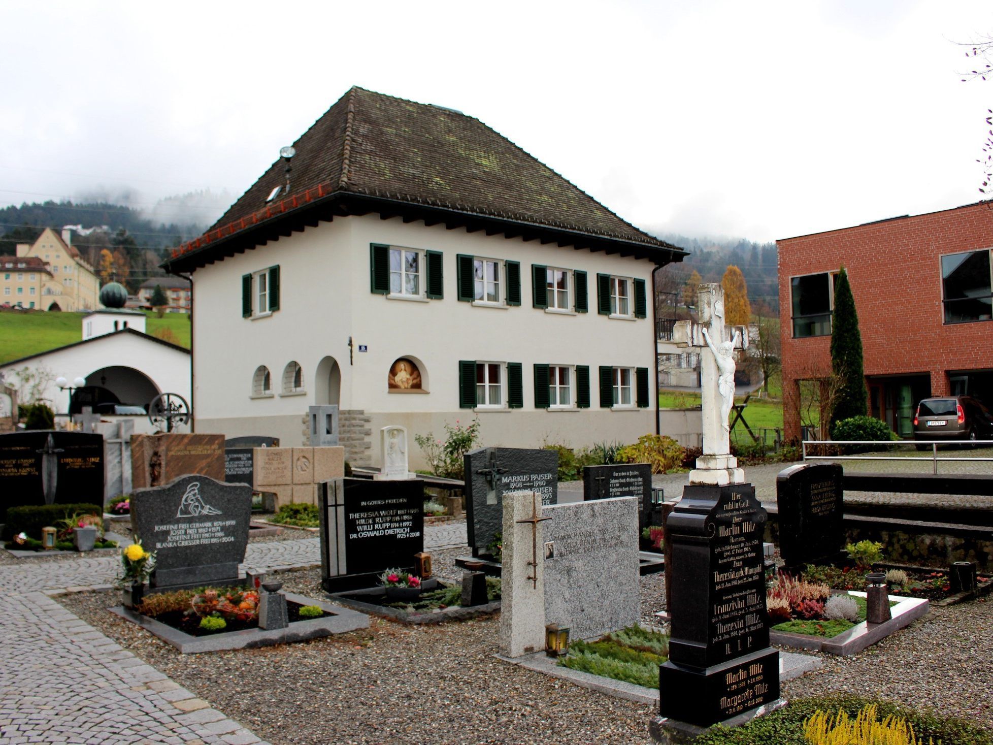 Das Innenleben des Lochauer Pfarrhauses aus den 1930er Jahren wird im Zuge einer Generalsanierung den heutigen Gegebenheiten einer modernen Pfarrverwaltung angepasst. Das Innenleben des Lochauer Pfarrhauses aus den 1930er Jahren wird im Zuge einer Generalsanierung den heutigen Gegebenheiten einer modernen Pfarrverwaltung angepasst.