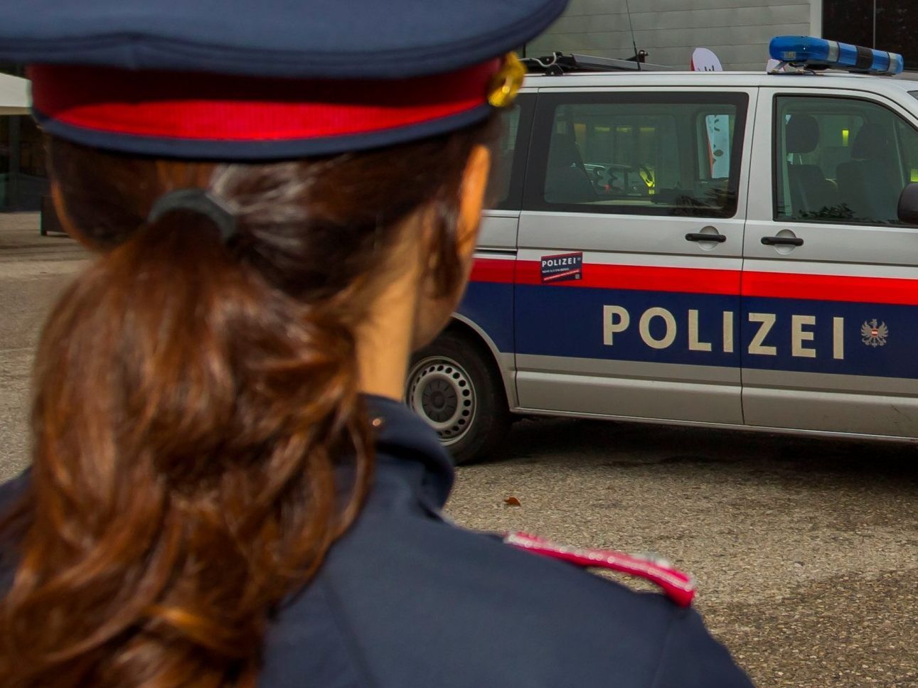 Schwere Sachbeschädigung: Schule und Kirche wurden mit Graffiti verunstaltet.