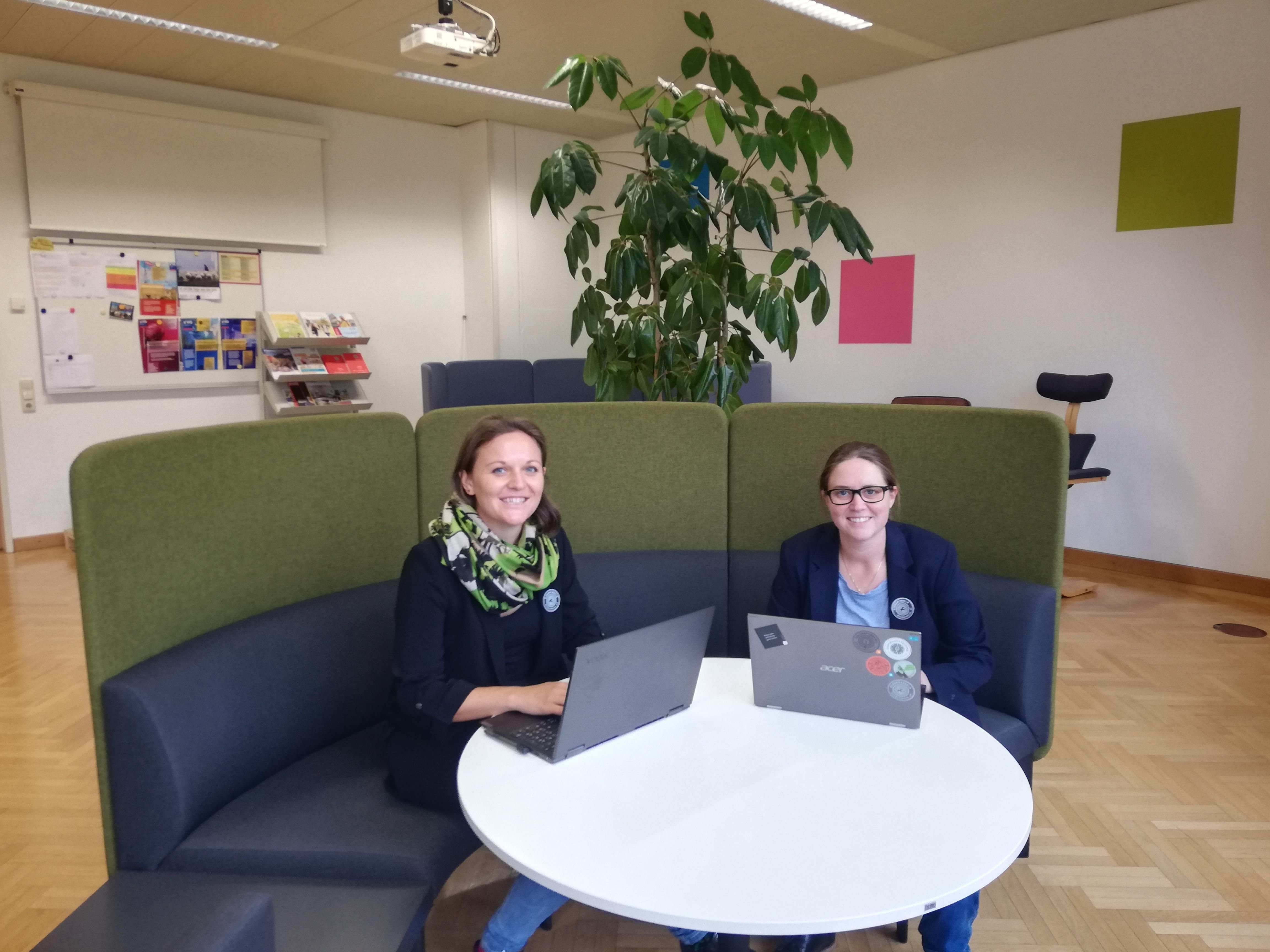 Die Koordinatorinnen der "HTL Live" Caroline Trunsberger und Eva Drexel haben dieser Tage alle Hände voll zu tun. Die Koordinatorinnen der "HTL Live" Caroline Trunsberger und Eva Drexel haben dieser Tage alle Hände voll zu tun.