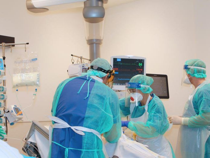 Bei 41 Corona-Patienten auf den Intensivstationen waren noch 16 Intensivbetten frei Bei 41 Corona-Patienten auf den Intensivstationen waren noch 16 Intensivbetten frei