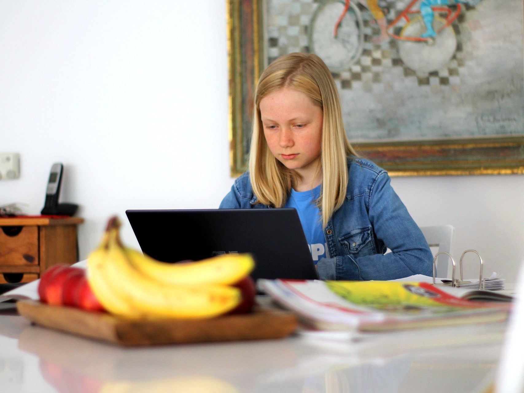 Beim digitalen Lernen sind die Ablenkungen größer als in der Schule.