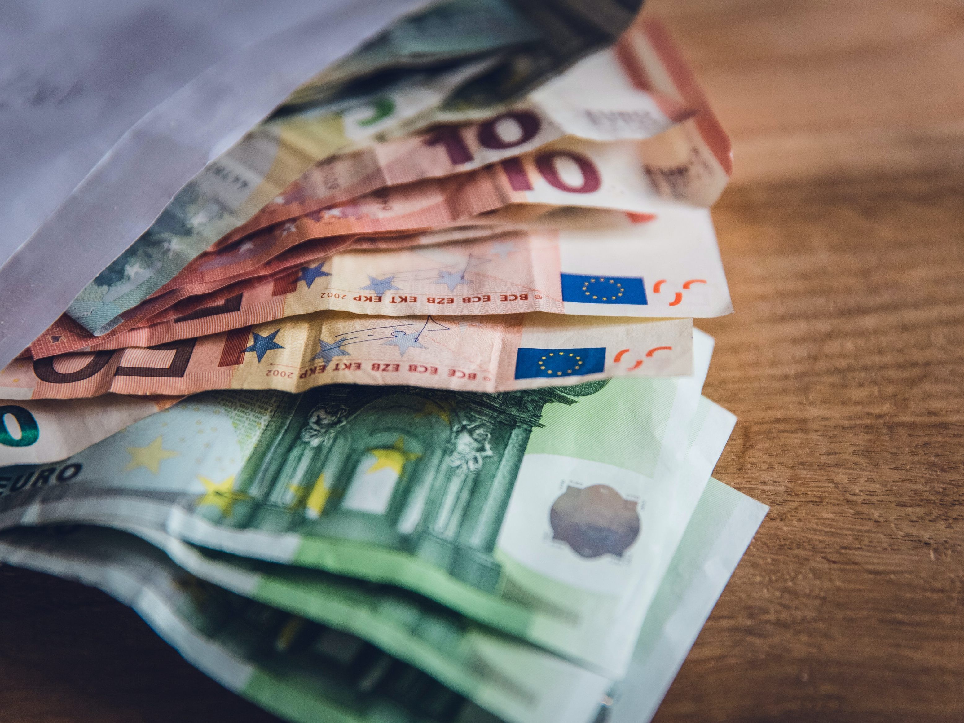 57-Jähriger hatte Bargeld in Papiersack in Jacke aufbewahrt 57-Jähriger hatte Bargeld in Papiersack in Jacke aufbewahrt