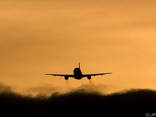 Urlaubsreisen bleiben Corona-bedingt fast unmöglich Urlaubsreisen bleiben Corona-bedingt fast unmöglich