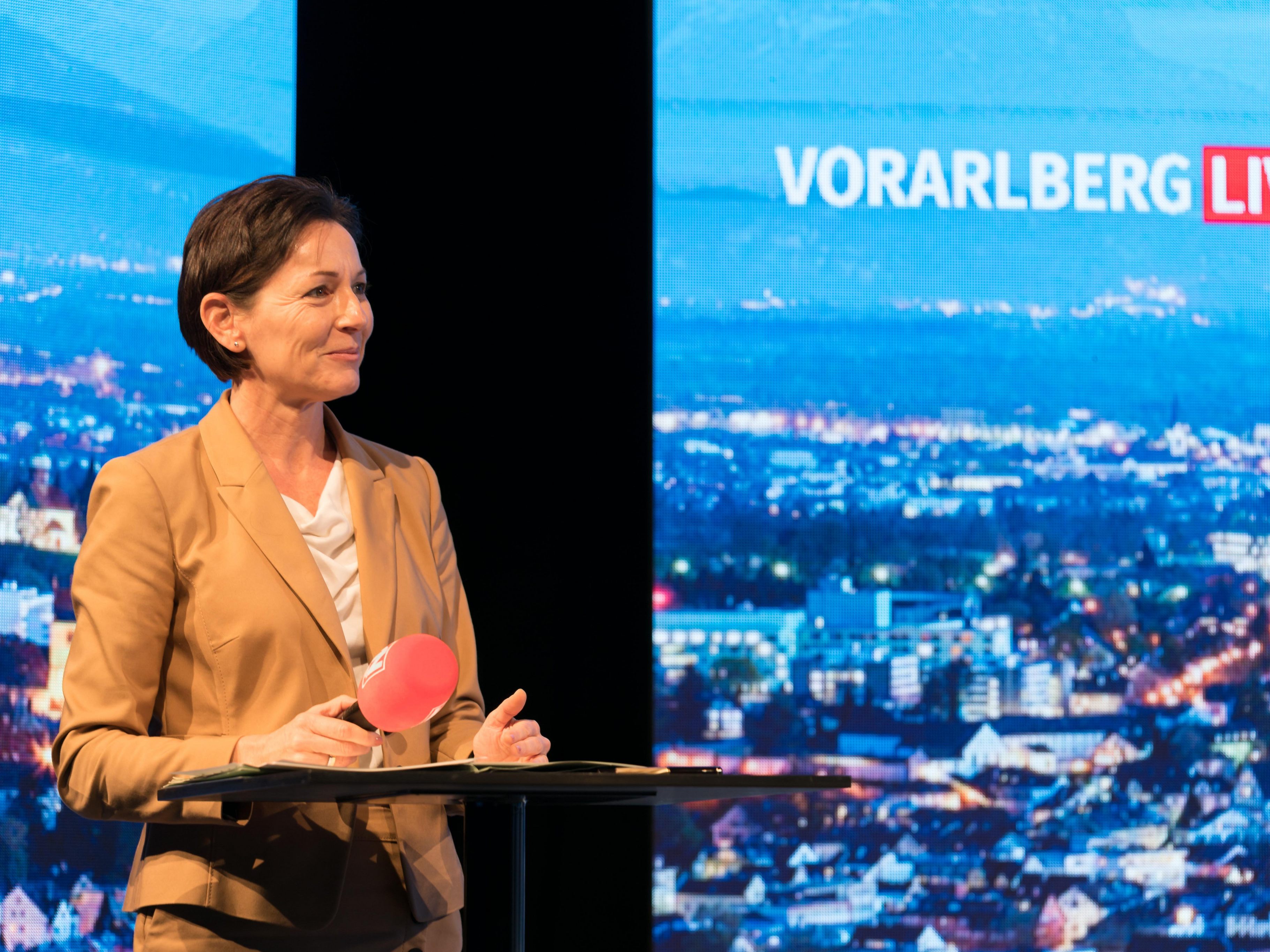 Land übernimmt Kosten für Vorbereitungskurs in Schloss Hofen in Höhe von 82.000 Euro. Land übernimmt Kosten für Vorbereitungskurs in Schloss Hofen in Höhe von 82.000 Euro.